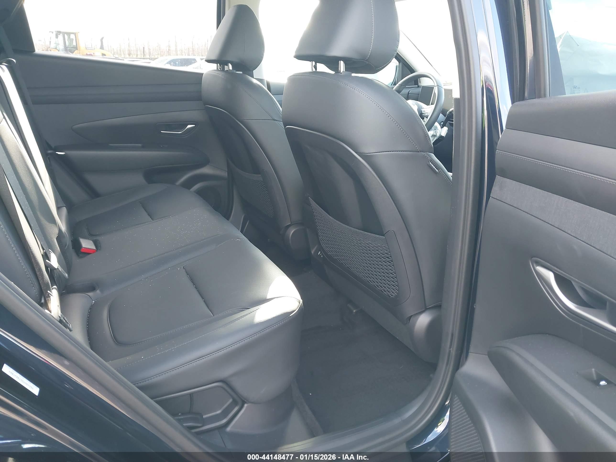 HYUNDAI TUCSON image 8