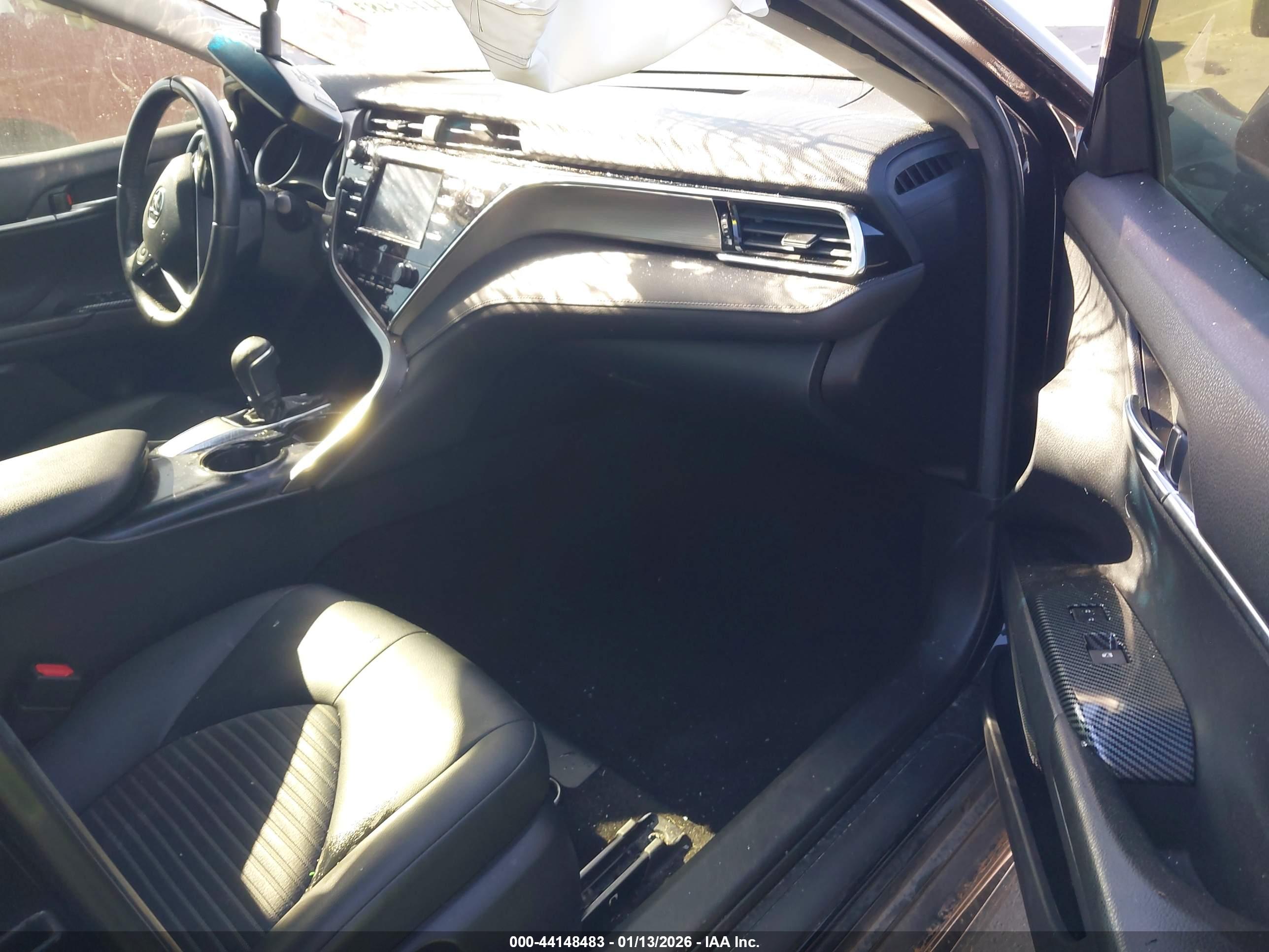TOYOTA CAMRY image 5