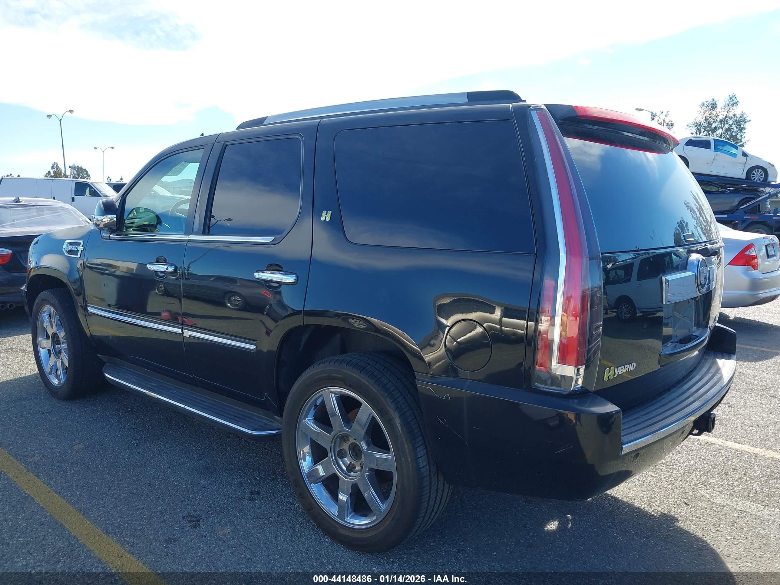 CADILLAC ESCALADE image 3