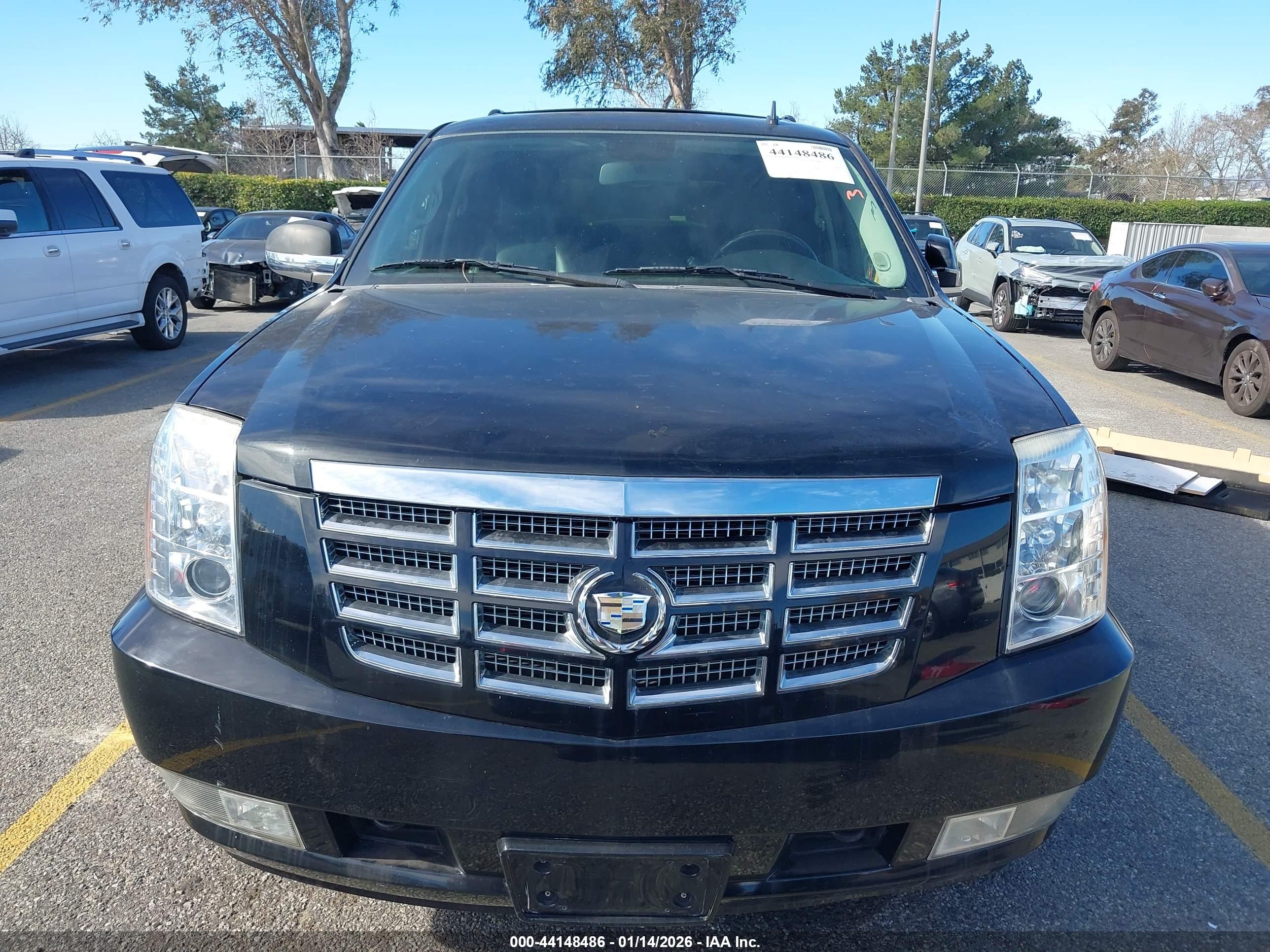 CADILLAC ESCALADE image 6