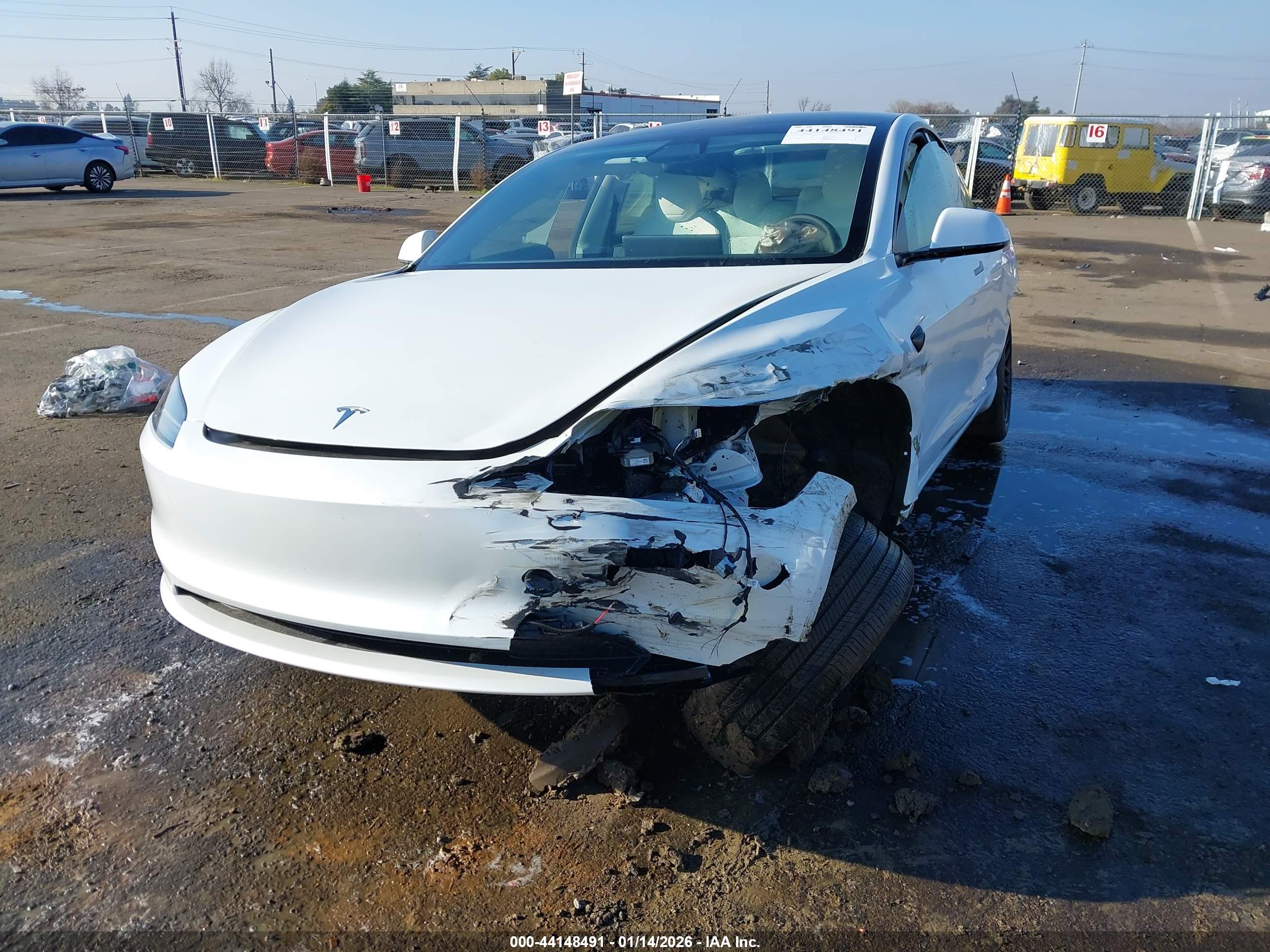 TESLA MODEL image 2