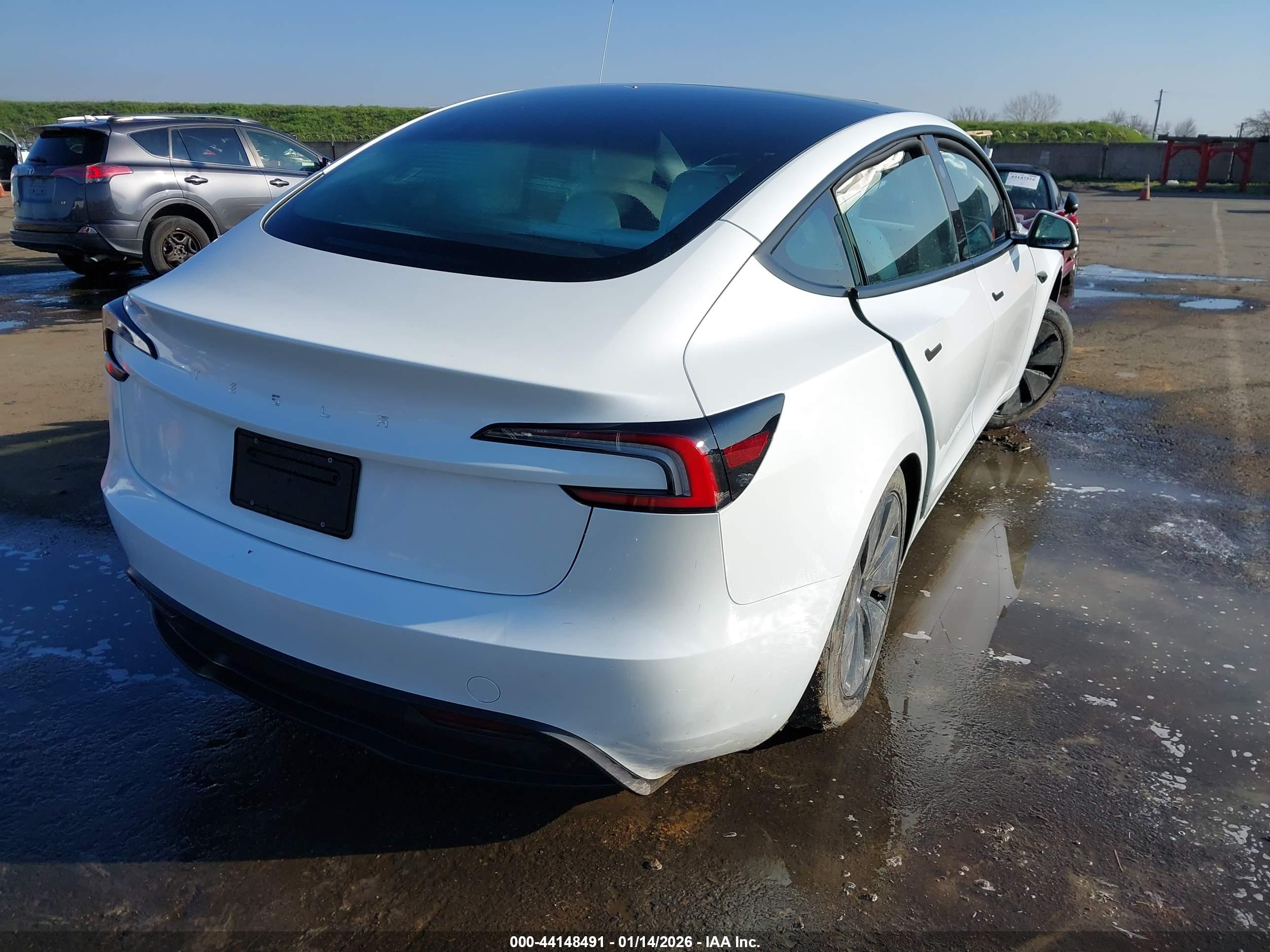 TESLA MODEL image 4
