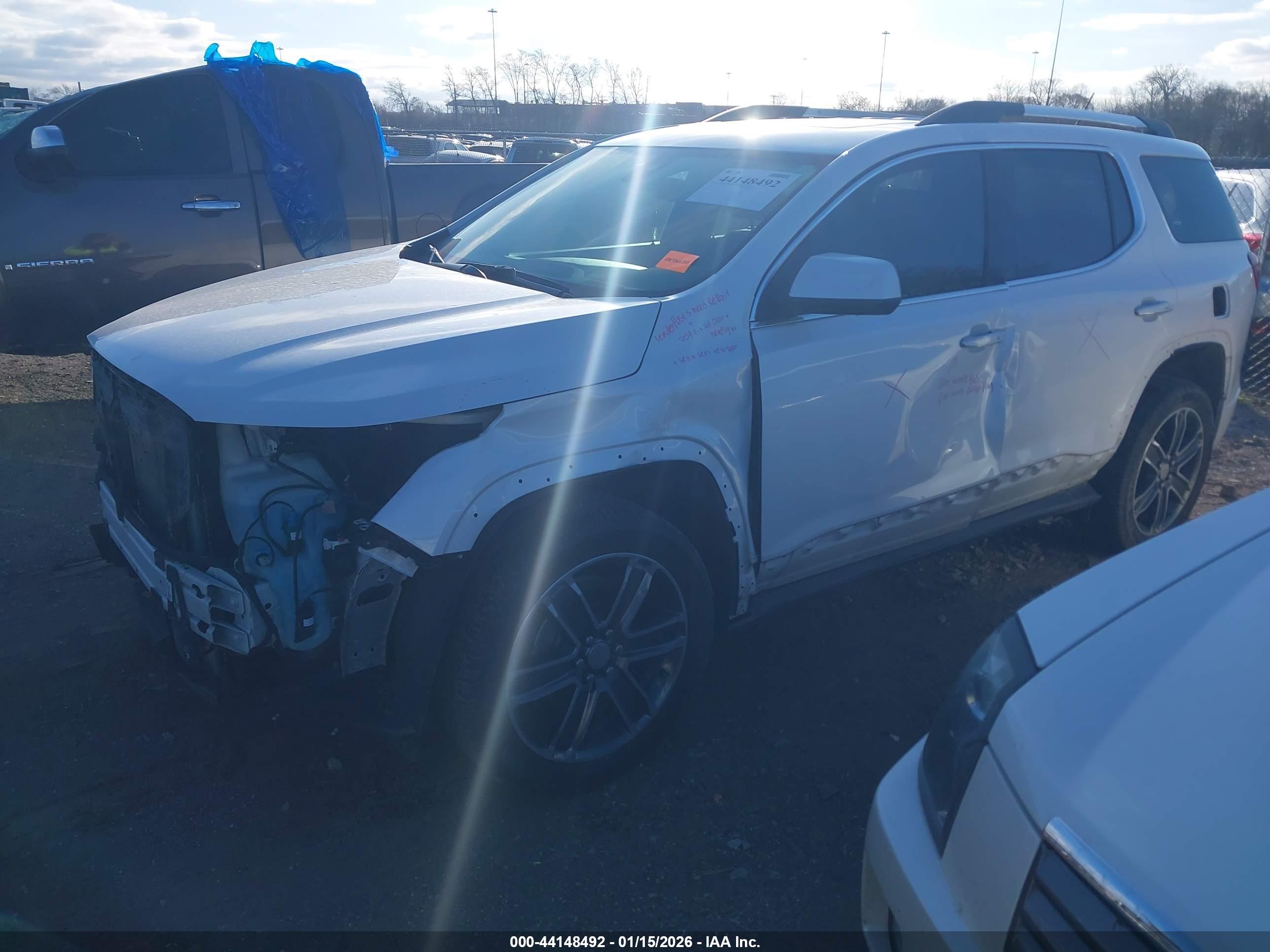 GMC ACADIA image 2