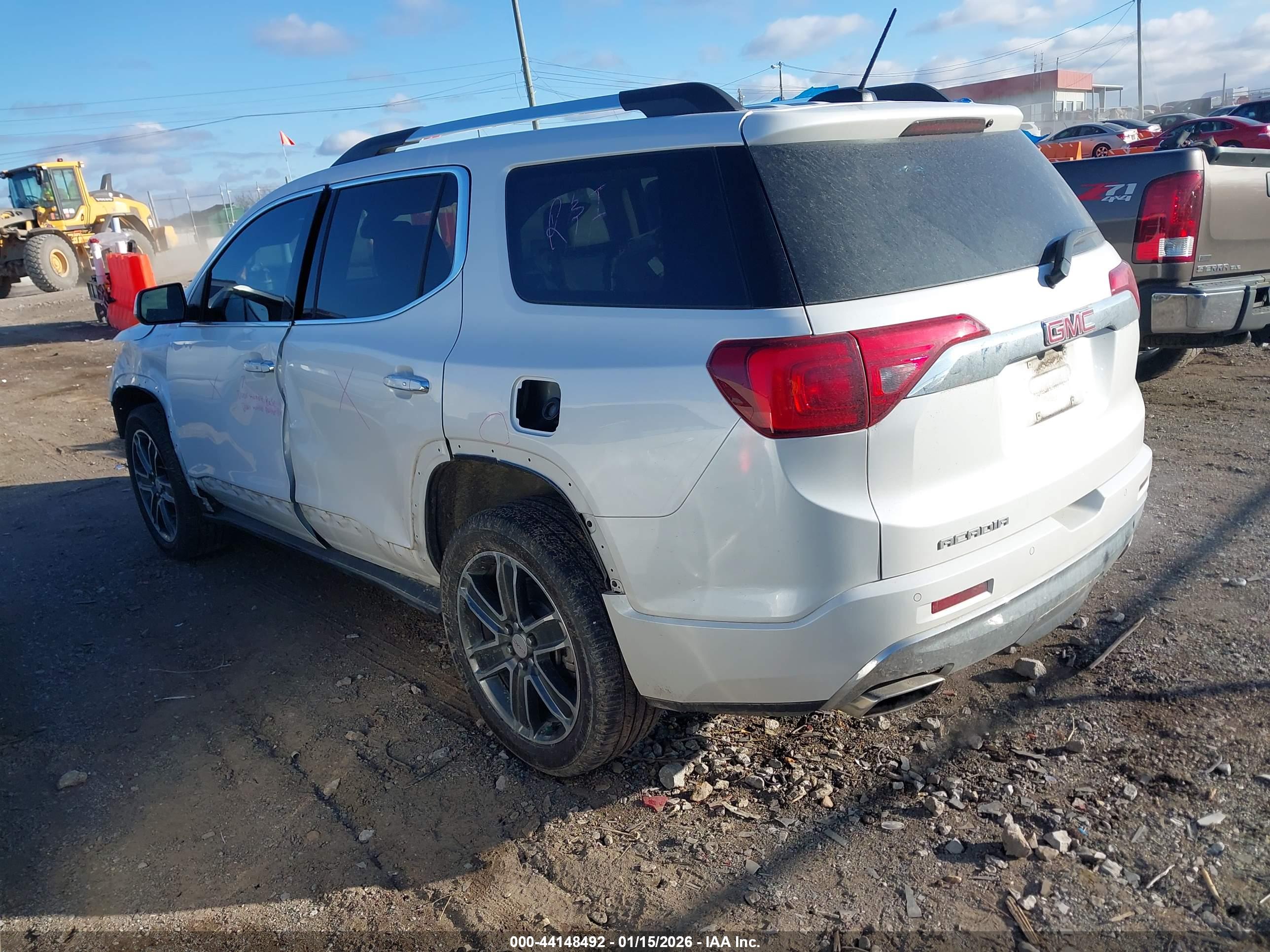 GMC ACADIA image 3