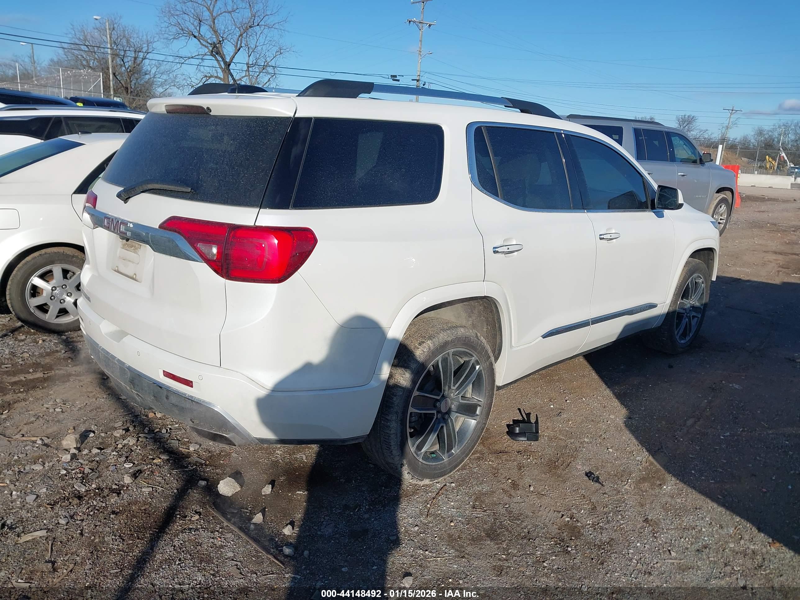 GMC ACADIA image 4