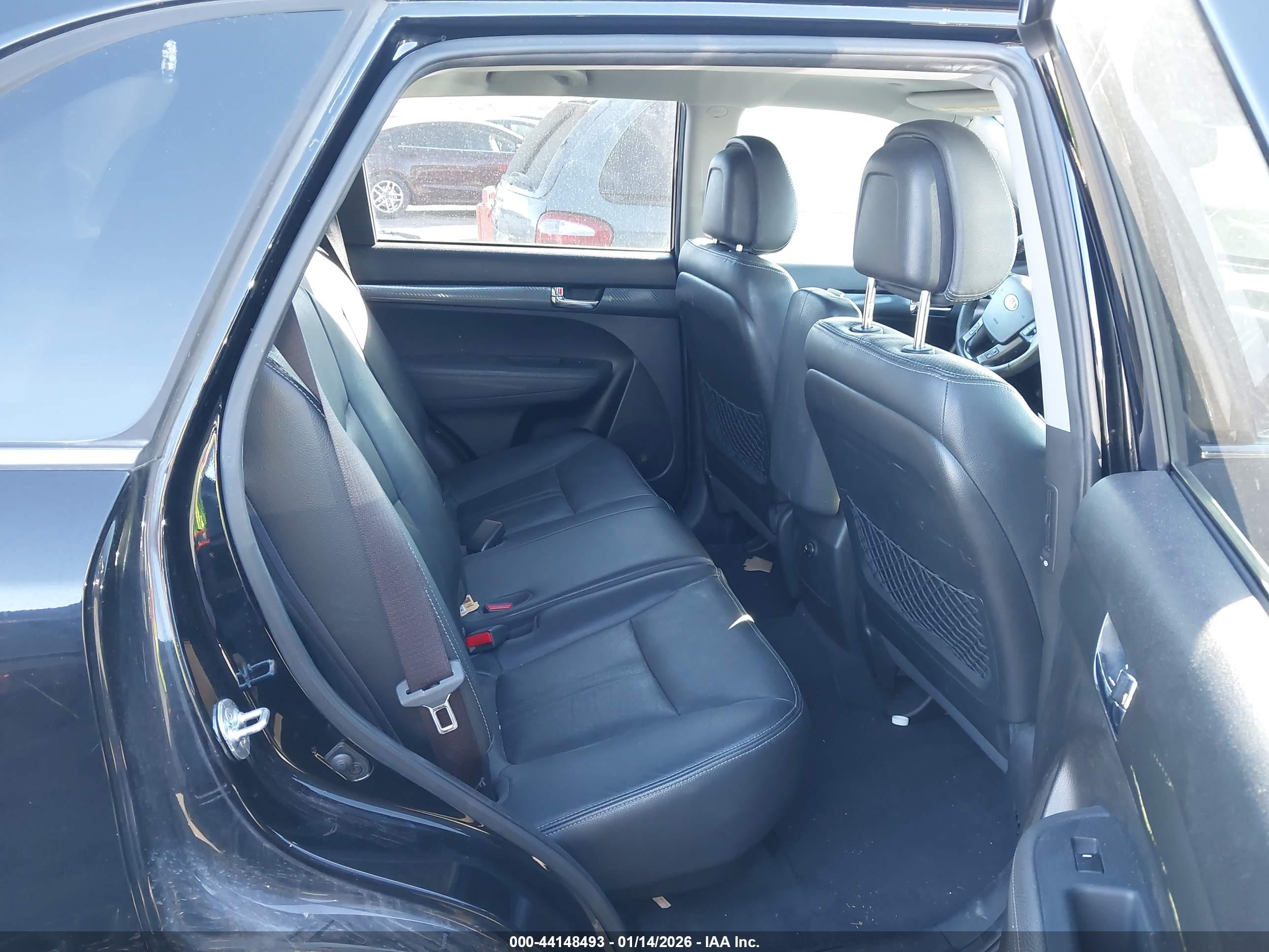 KIA SORENTO image 8