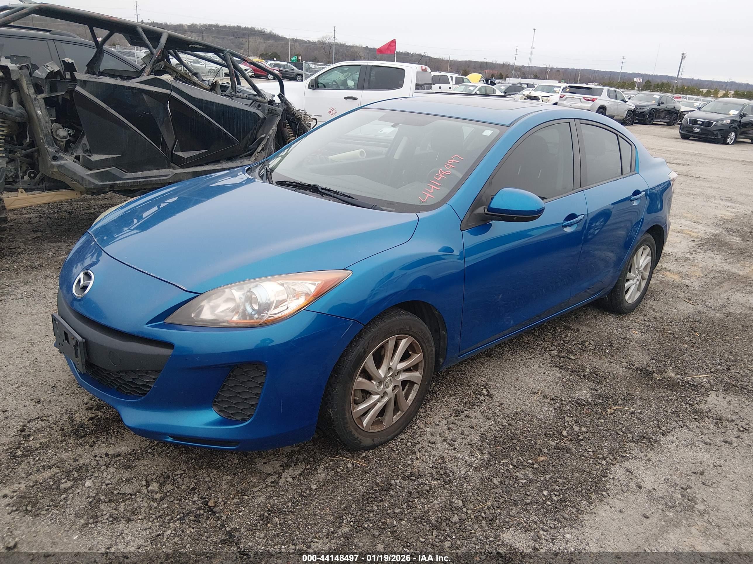 MAZDA MAZDA3 image 2