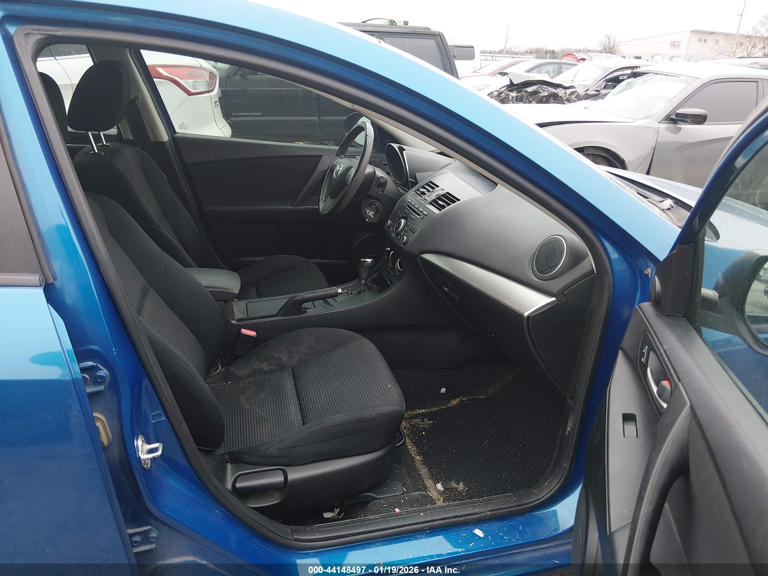 MAZDA MAZDA3 image 5