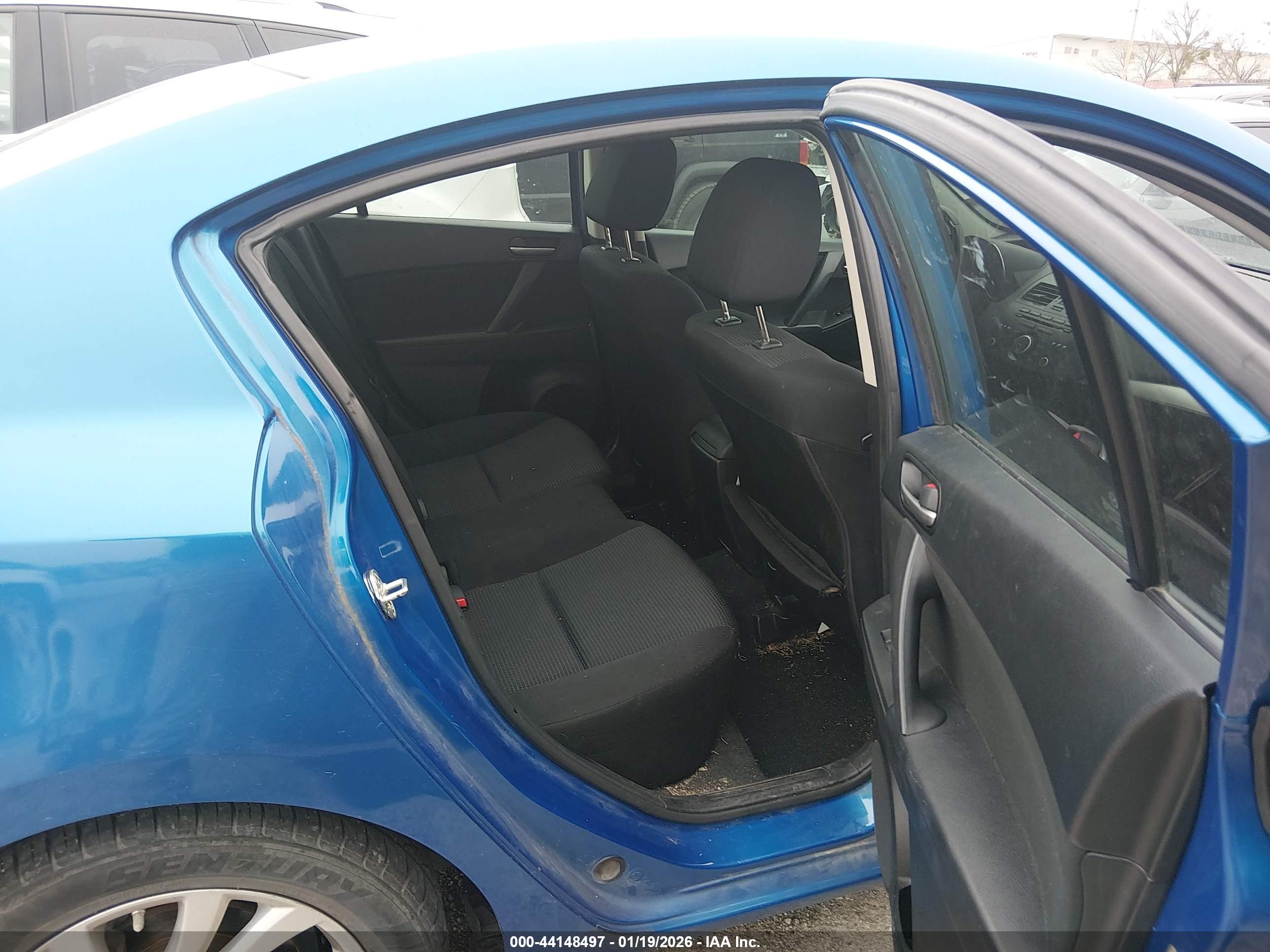 MAZDA MAZDA3 image 8
