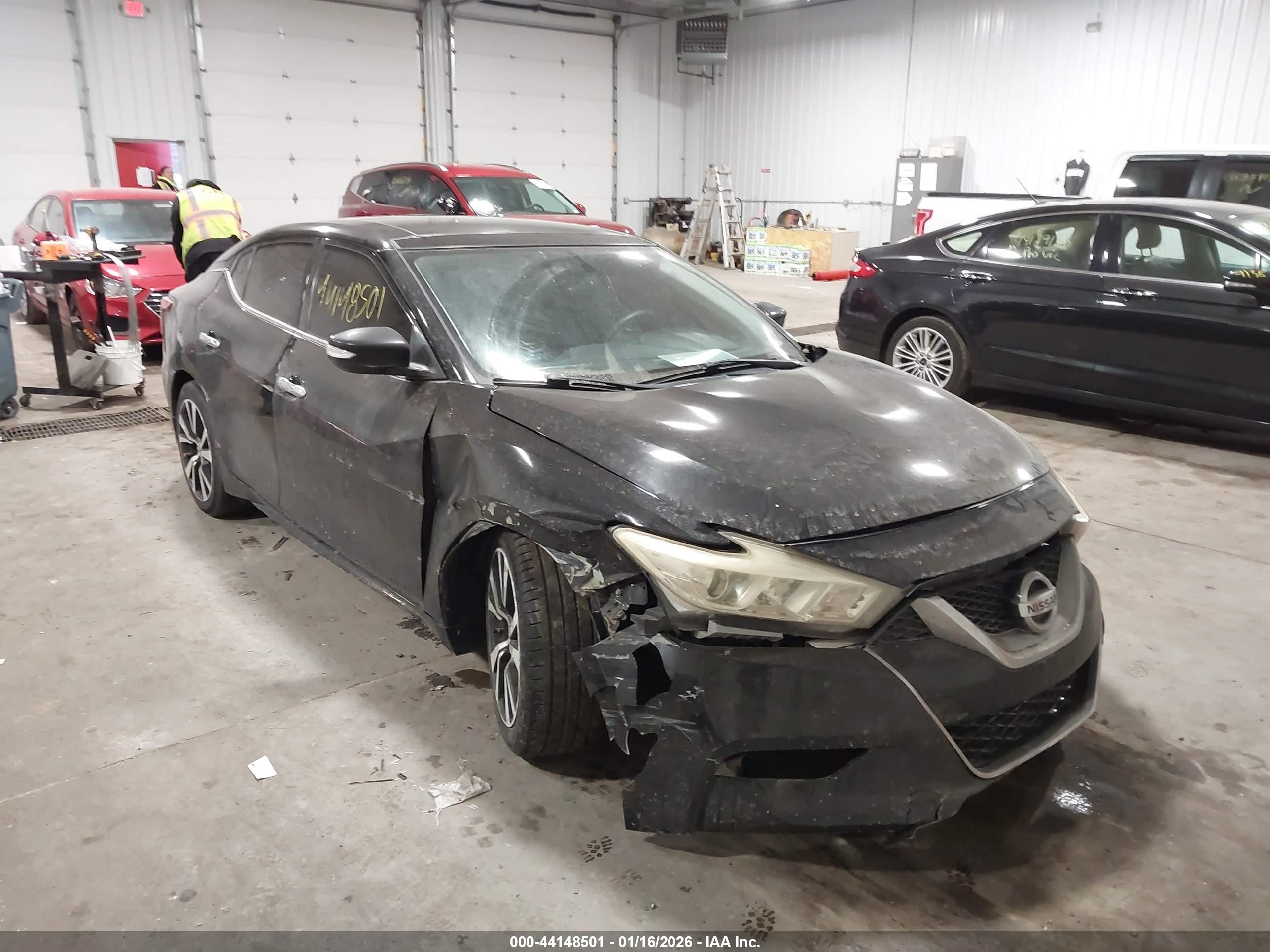 NISSAN MAXIMA image 6