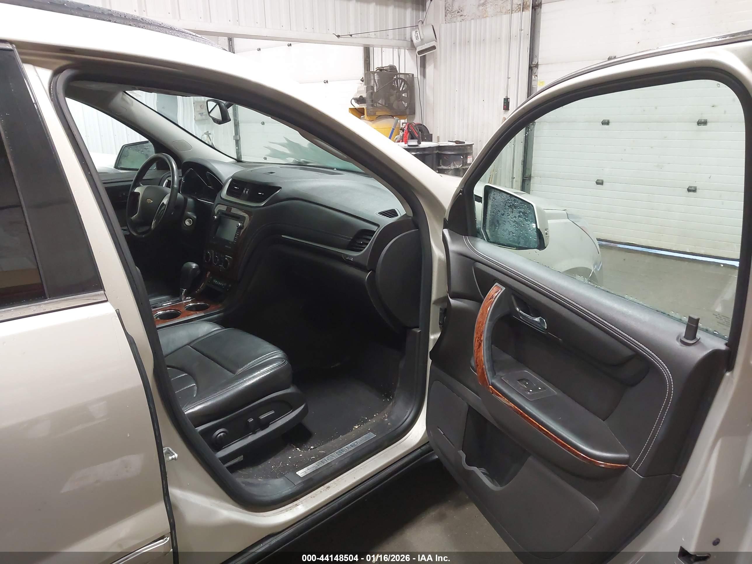 CHEVROLET TRAVERSE image 5