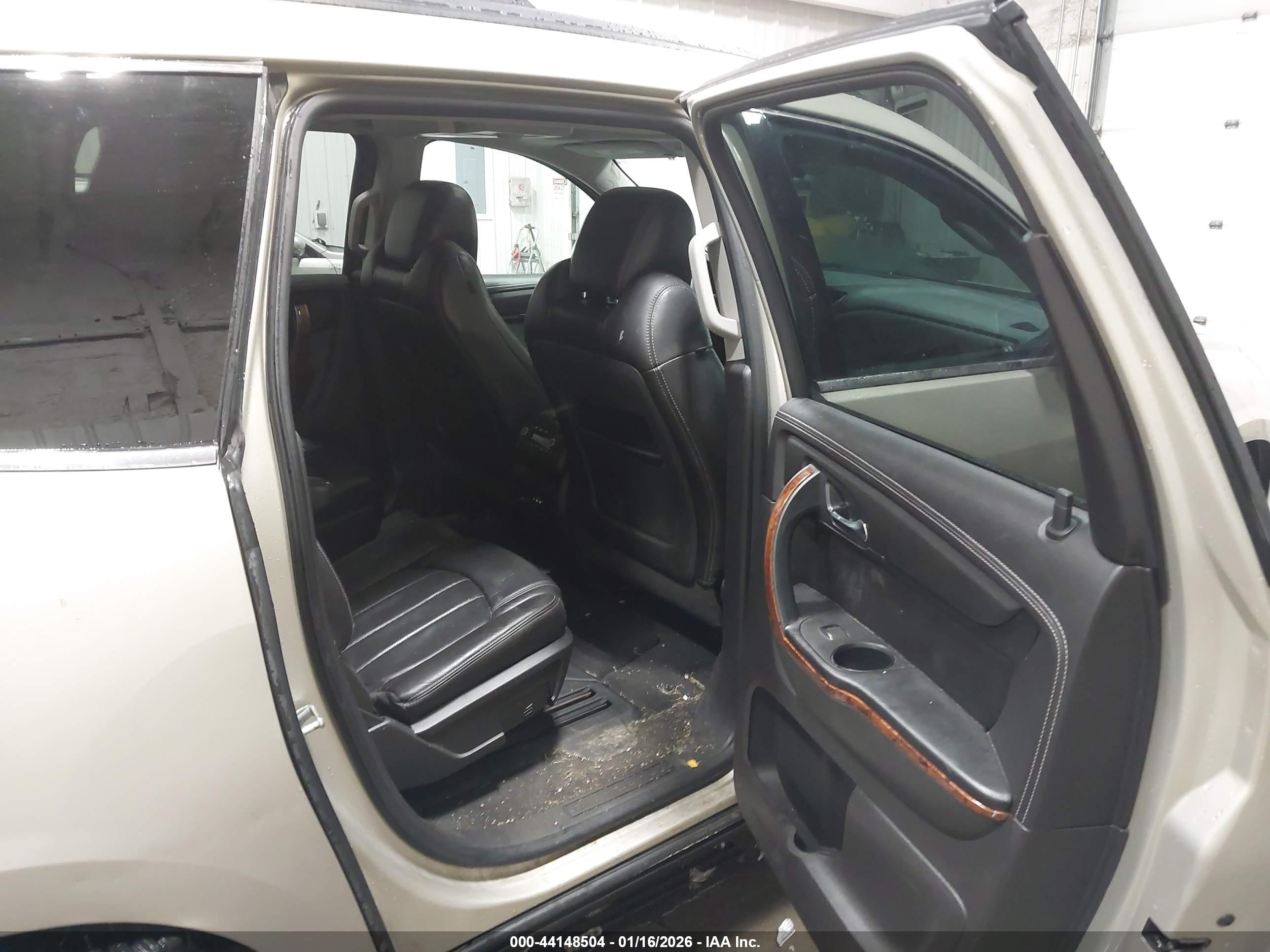 CHEVROLET TRAVERSE image 8