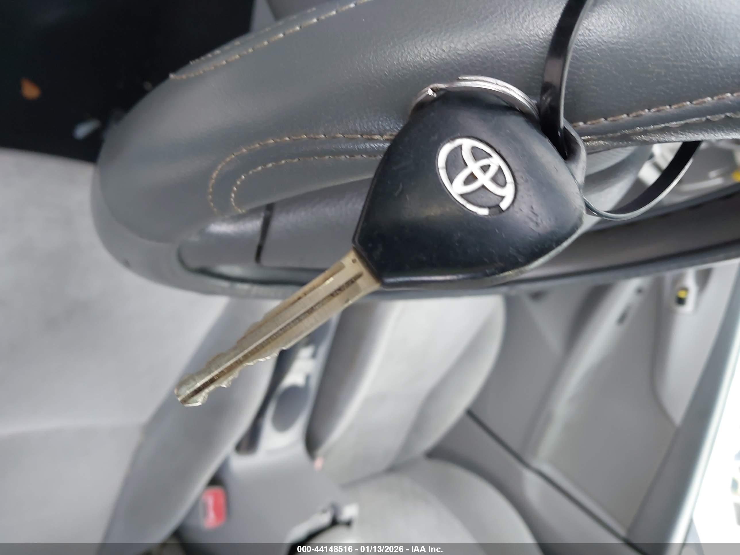 TOYOTA COROLLA image 11