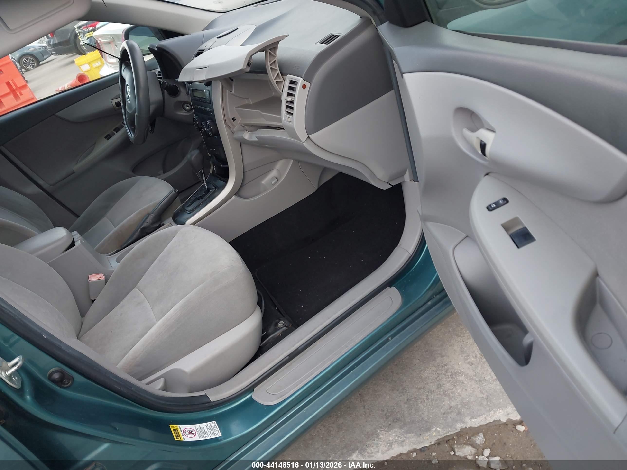 TOYOTA COROLLA image 5