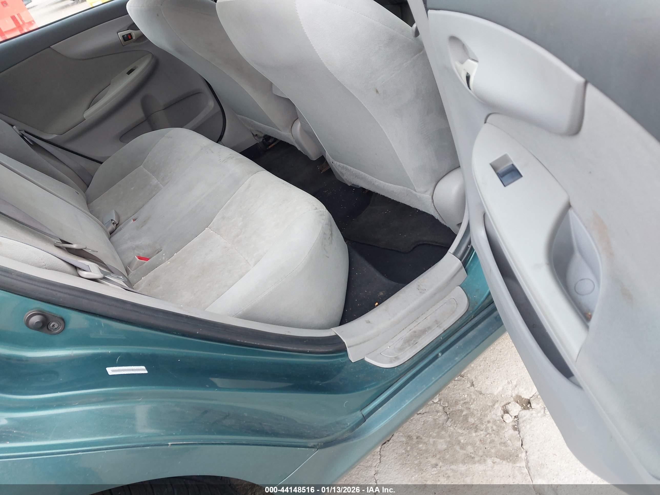 TOYOTA COROLLA image 8