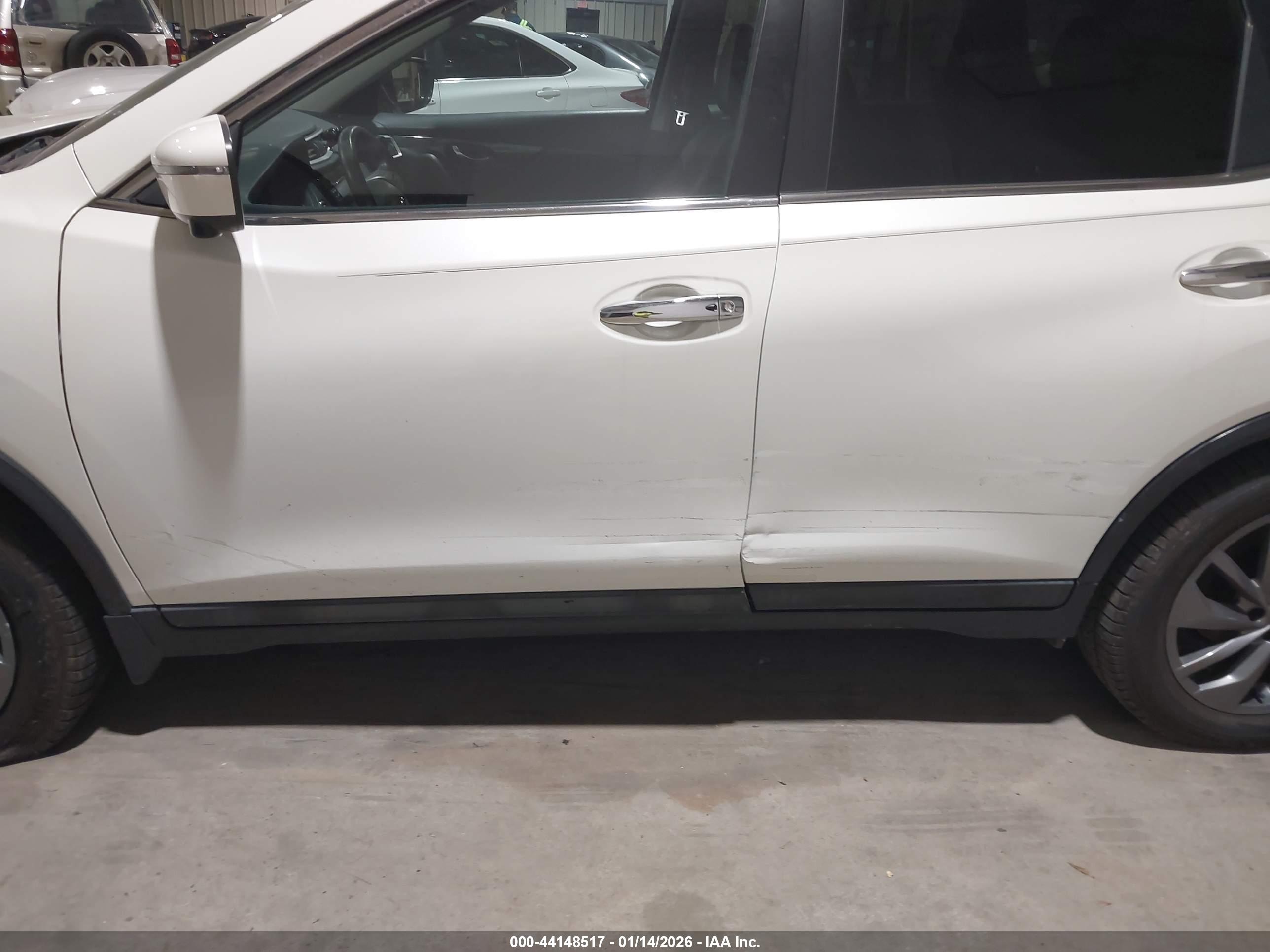 NISSAN ROGUE image 6