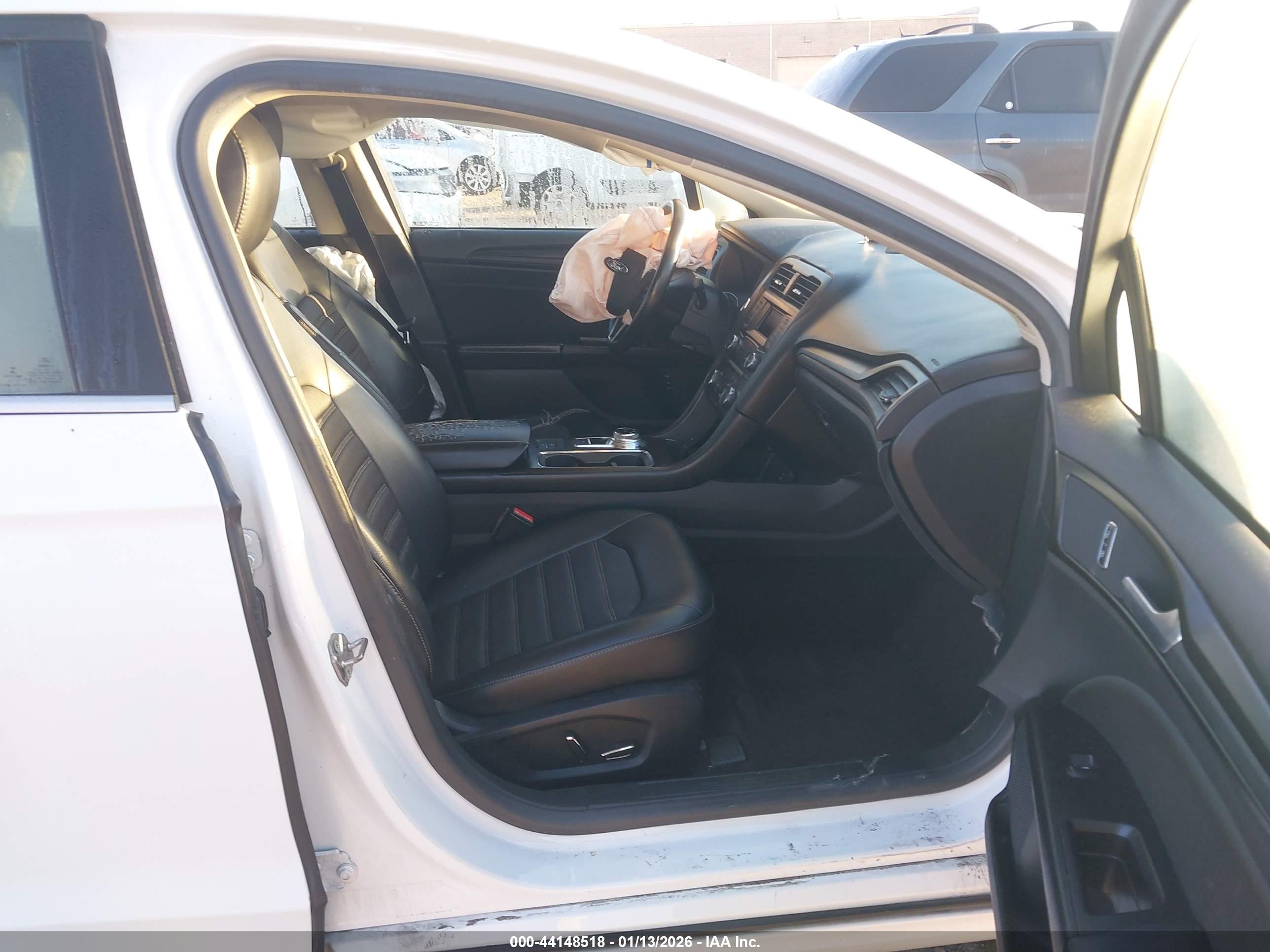 FORD FUSION image 5