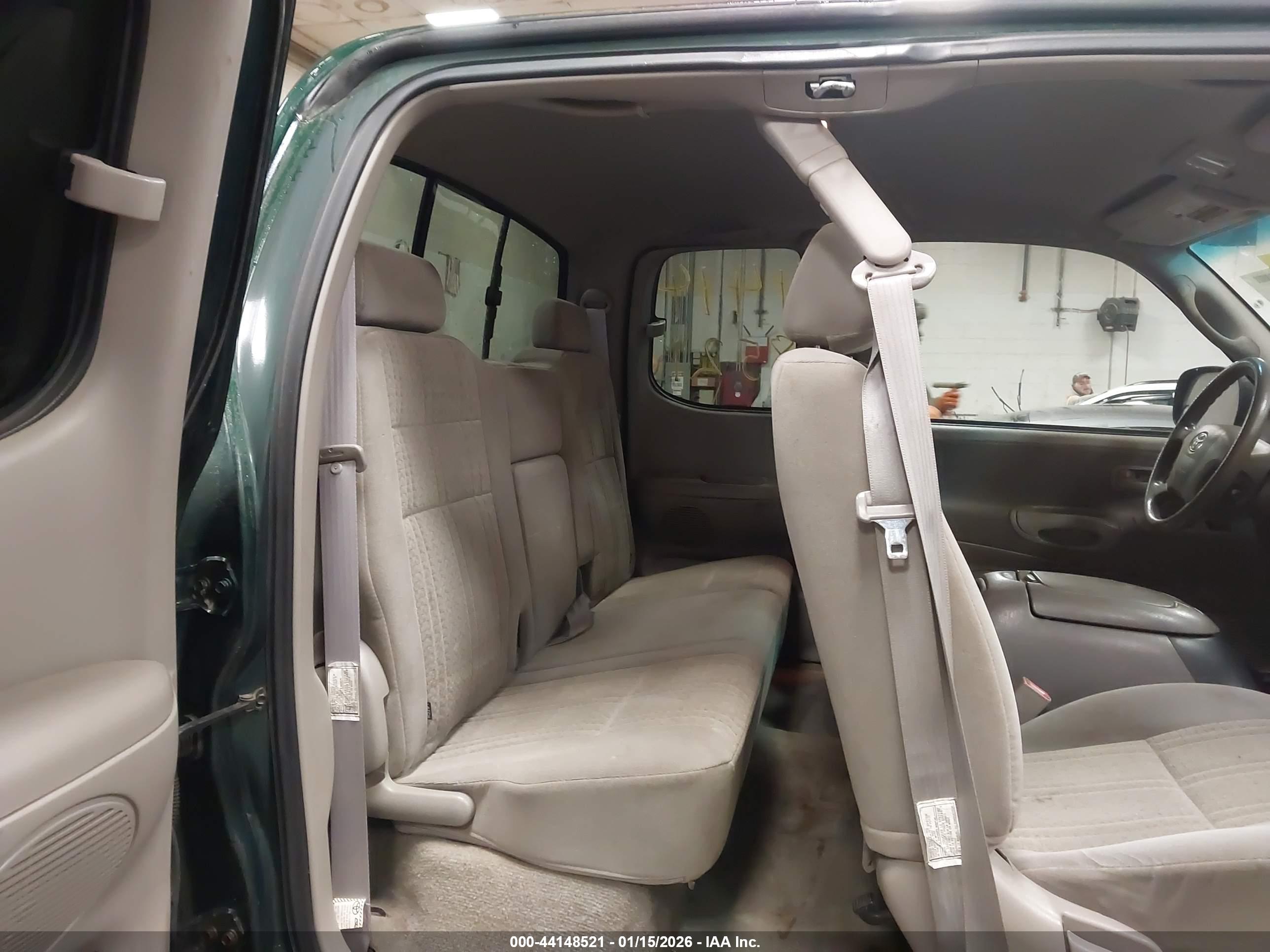 TOYOTA TUNDRA image 8