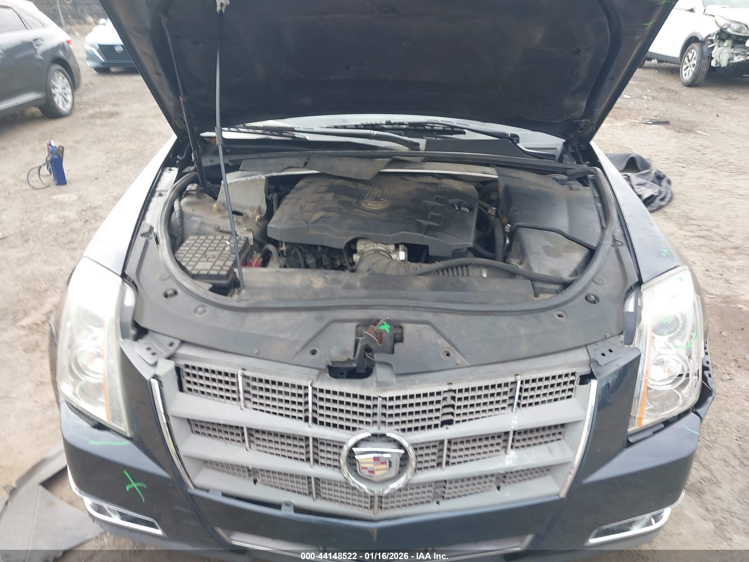 CADILLAC CTS image 10