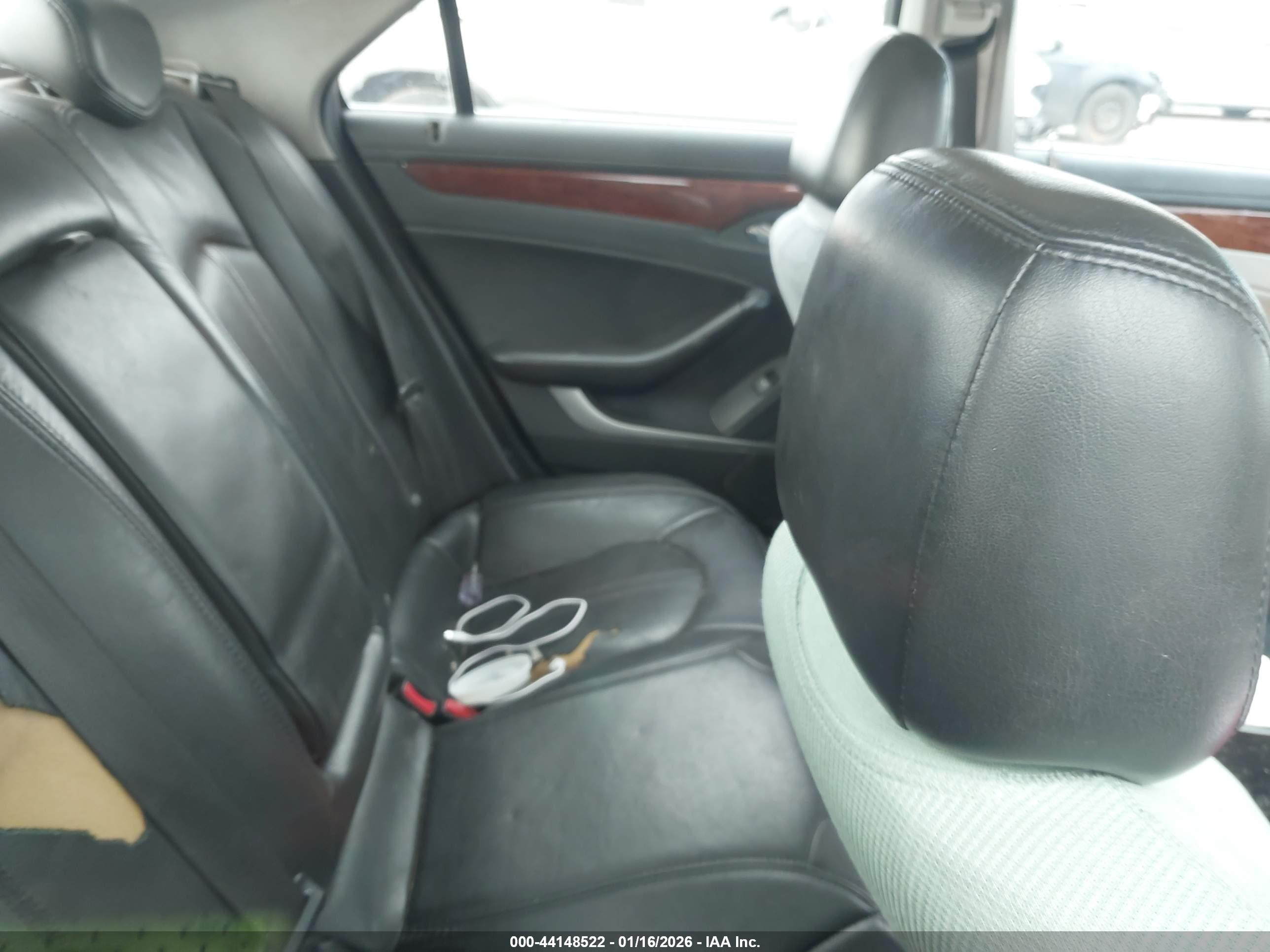 CADILLAC CTS image 8