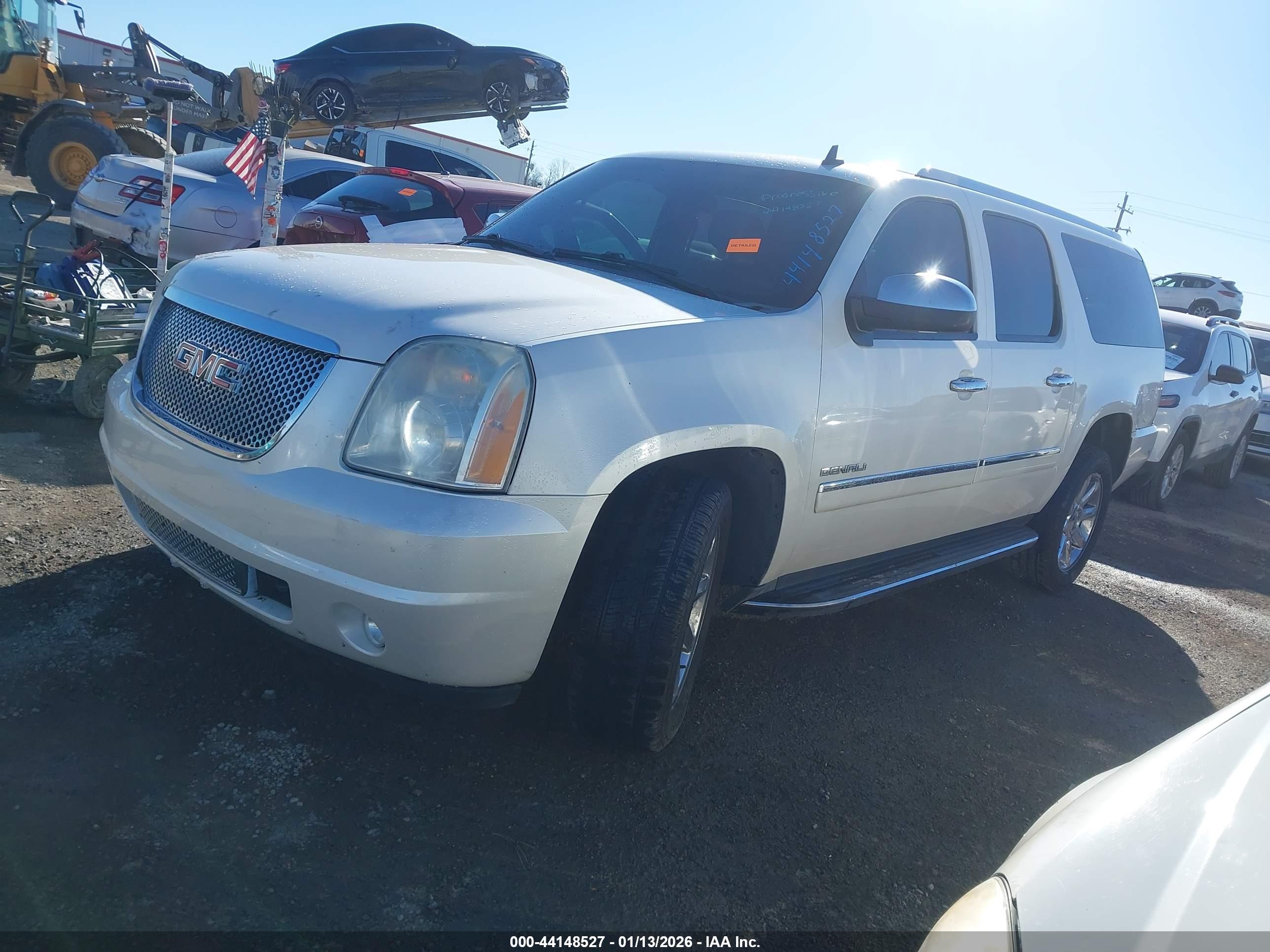 GMC YUKON image 2