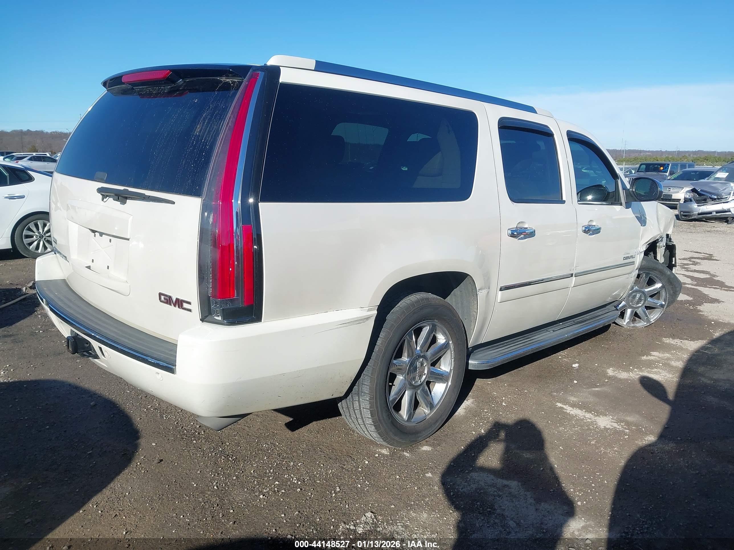 GMC YUKON image 4
