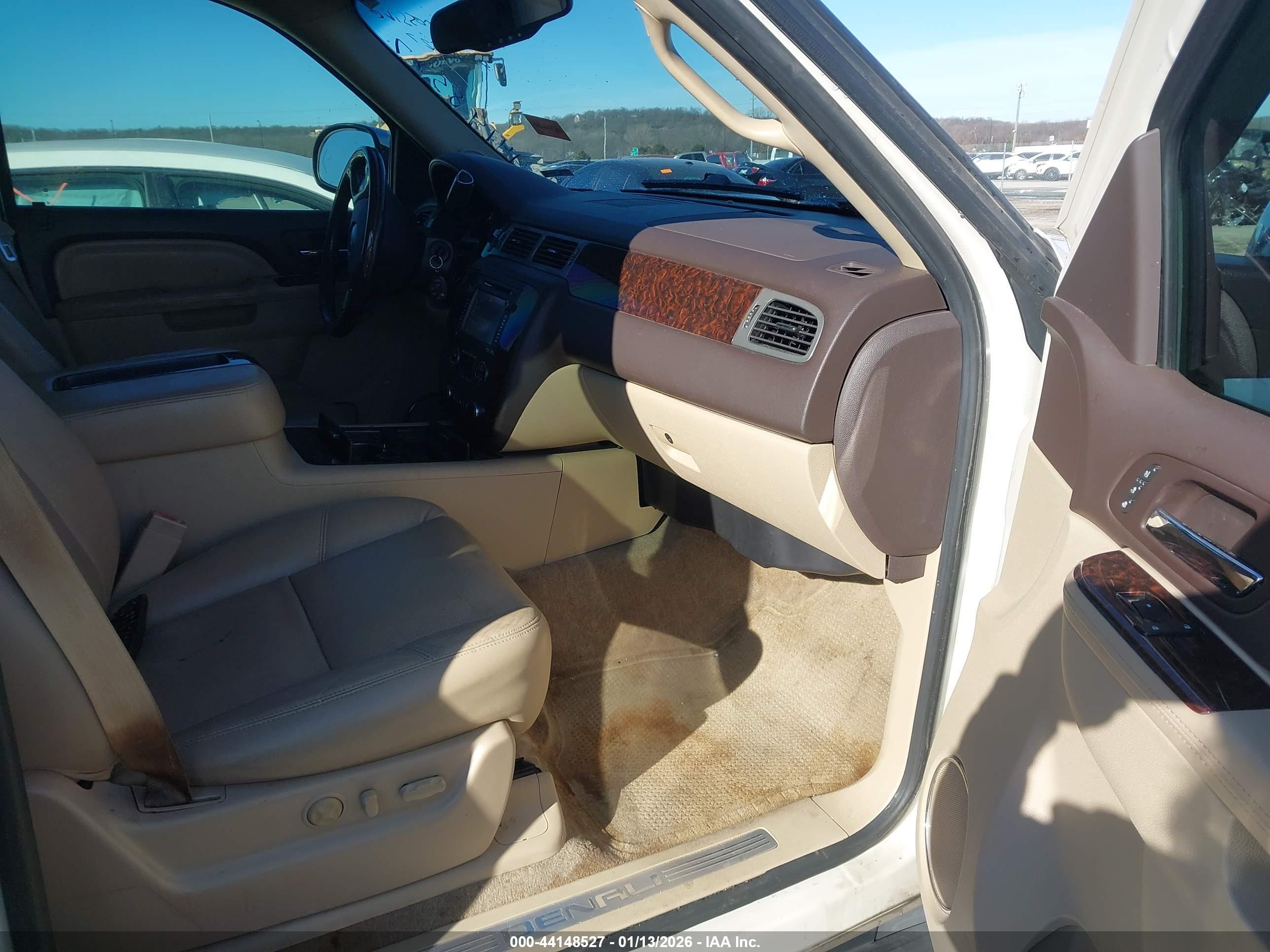 GMC YUKON image 5