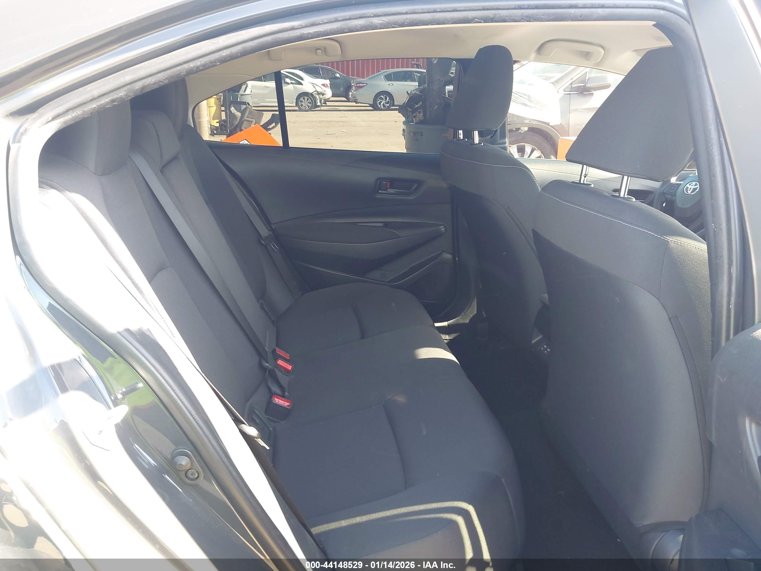 TOYOTA COROLLA image 8