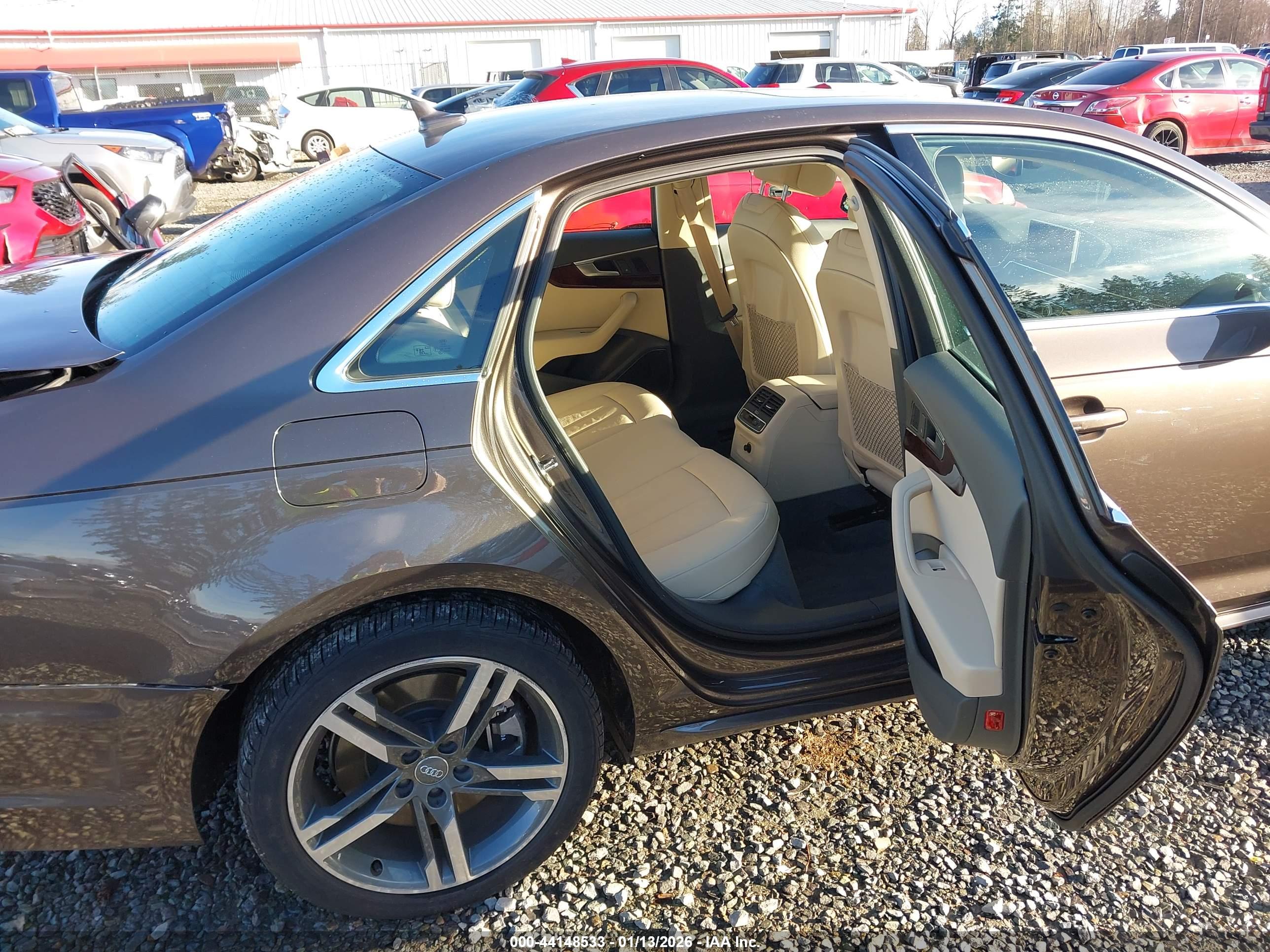 AUDI A4 image 8