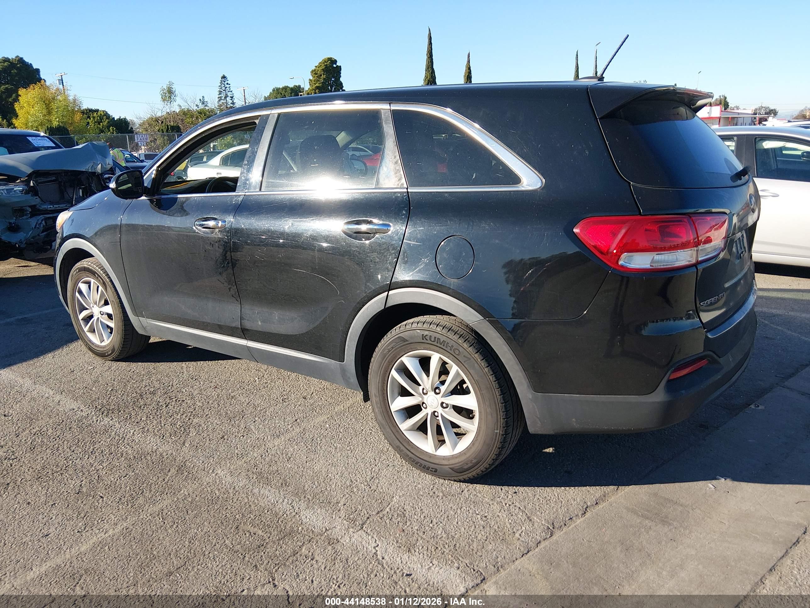 KIA SORENTO image 3