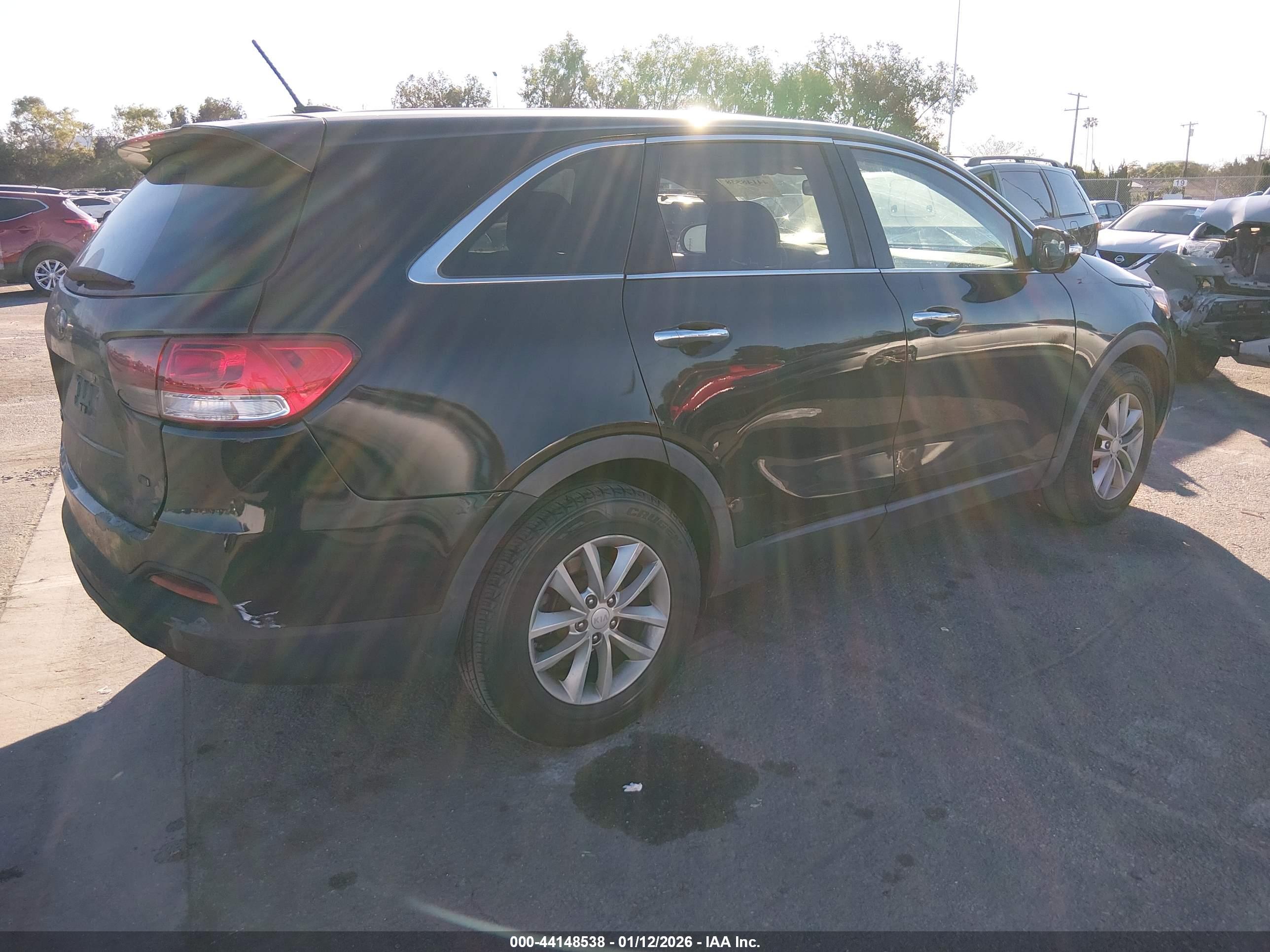 KIA SORENTO image 4