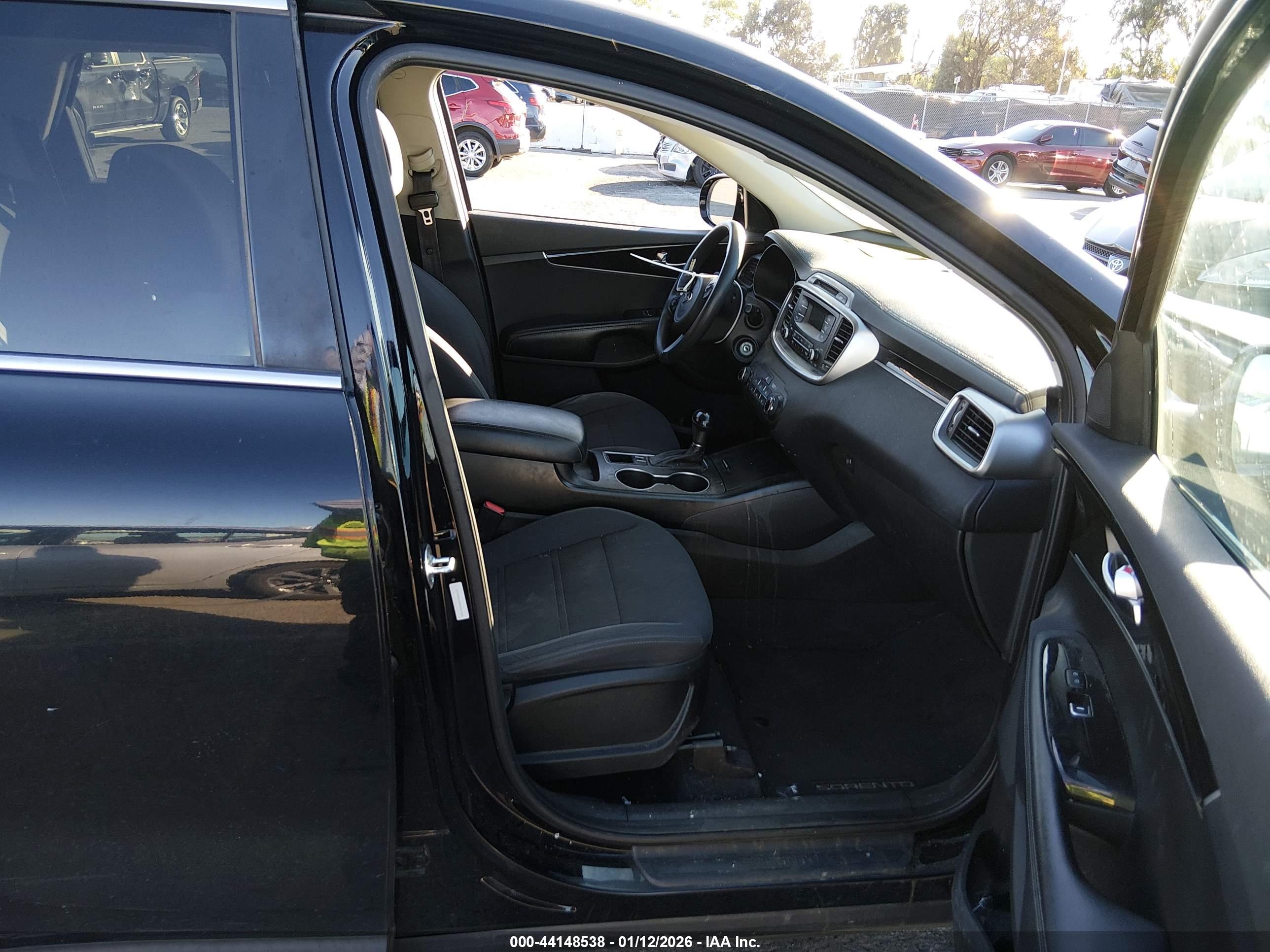 KIA SORENTO image 5
