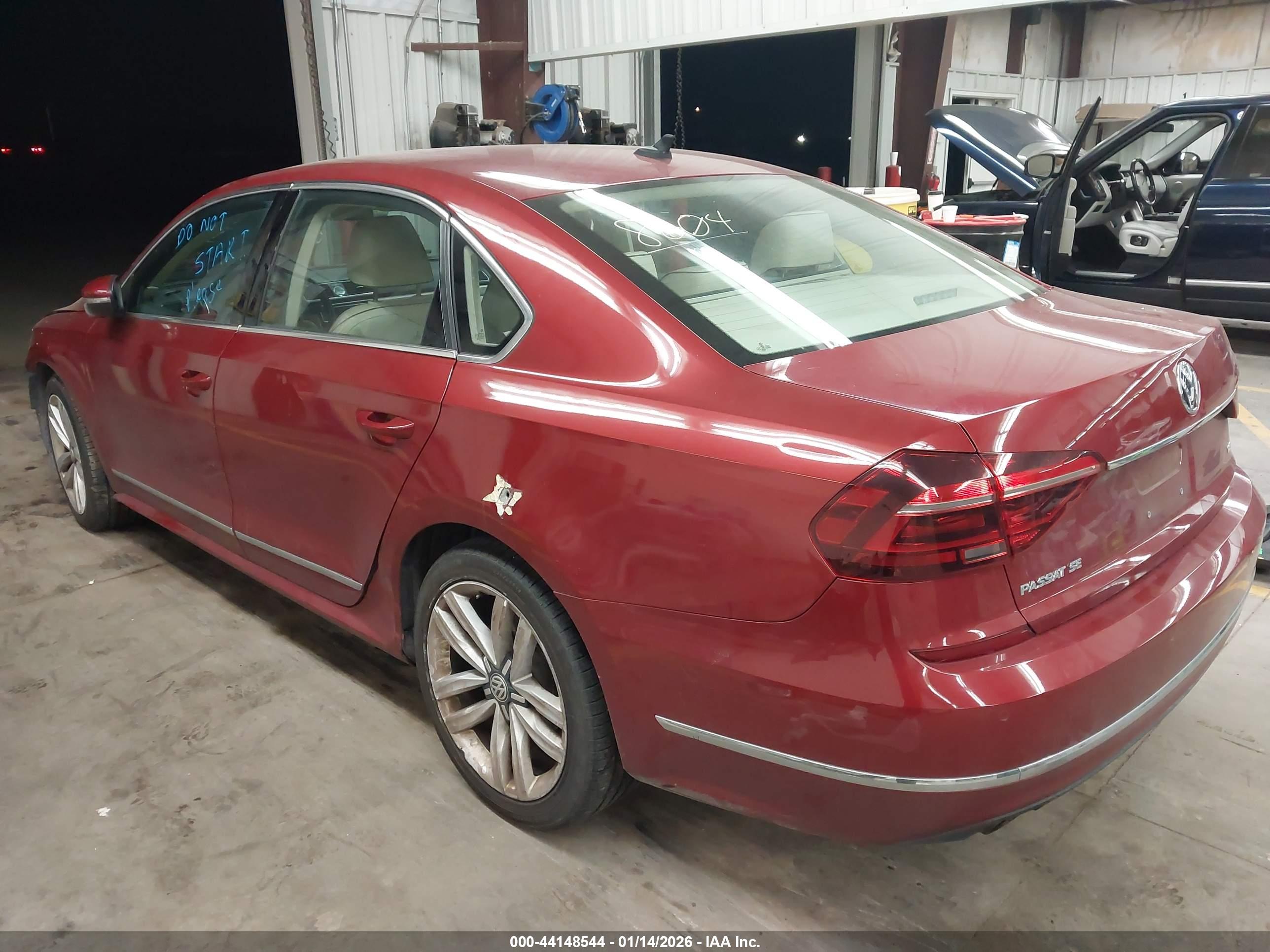 VOLKSWAGEN PASSAT image 3