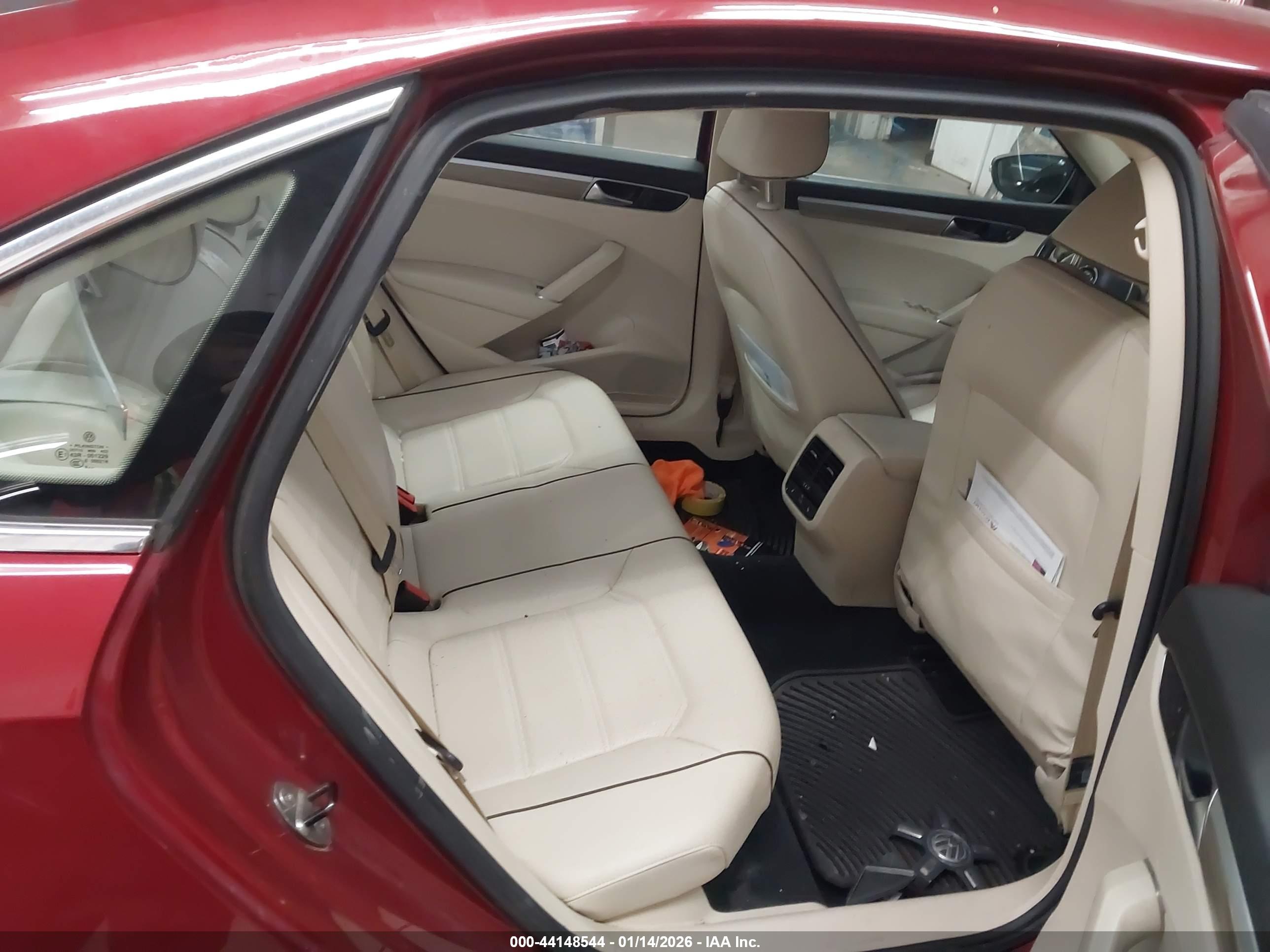 VOLKSWAGEN PASSAT image 8
