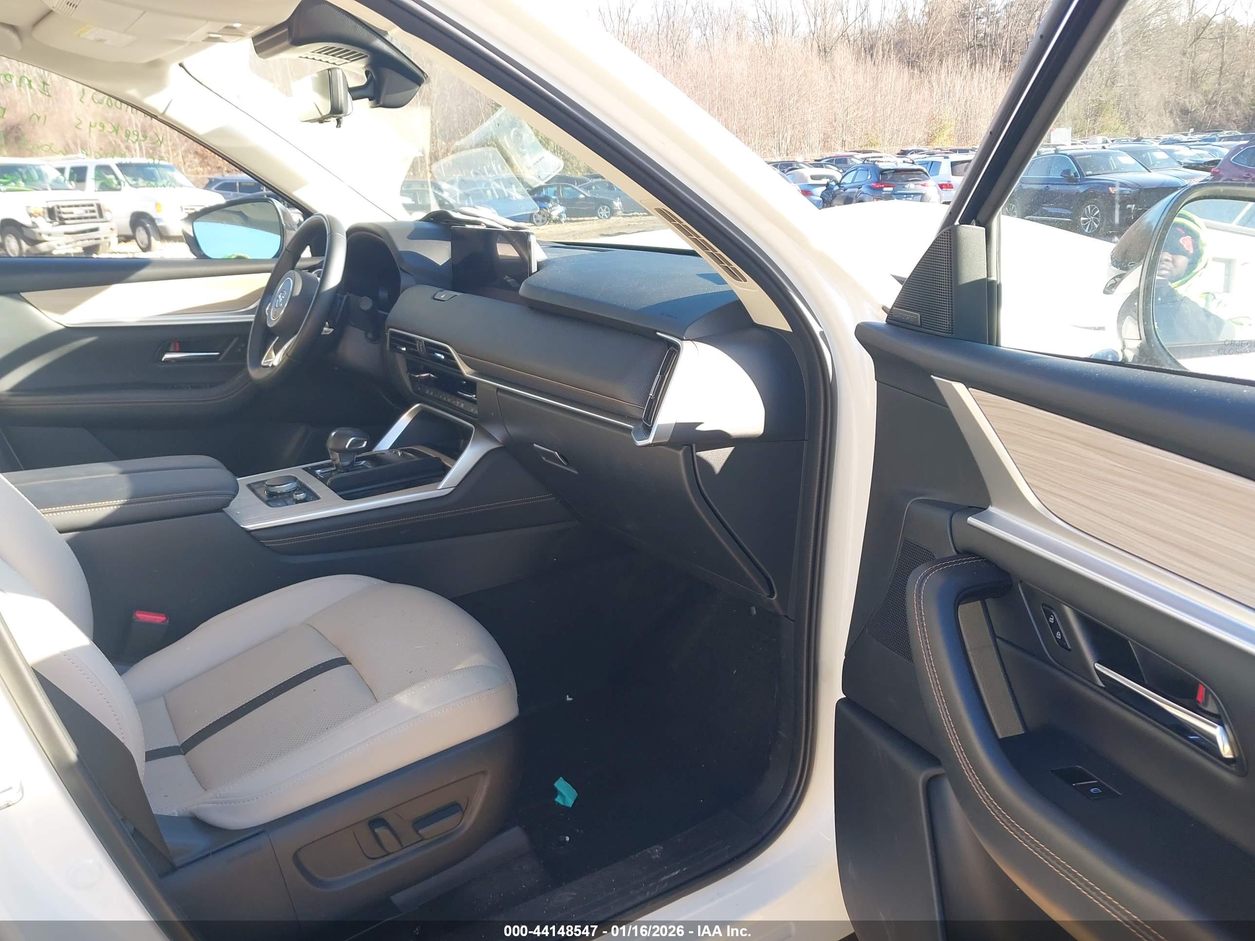MAZDA CX-90 image 5