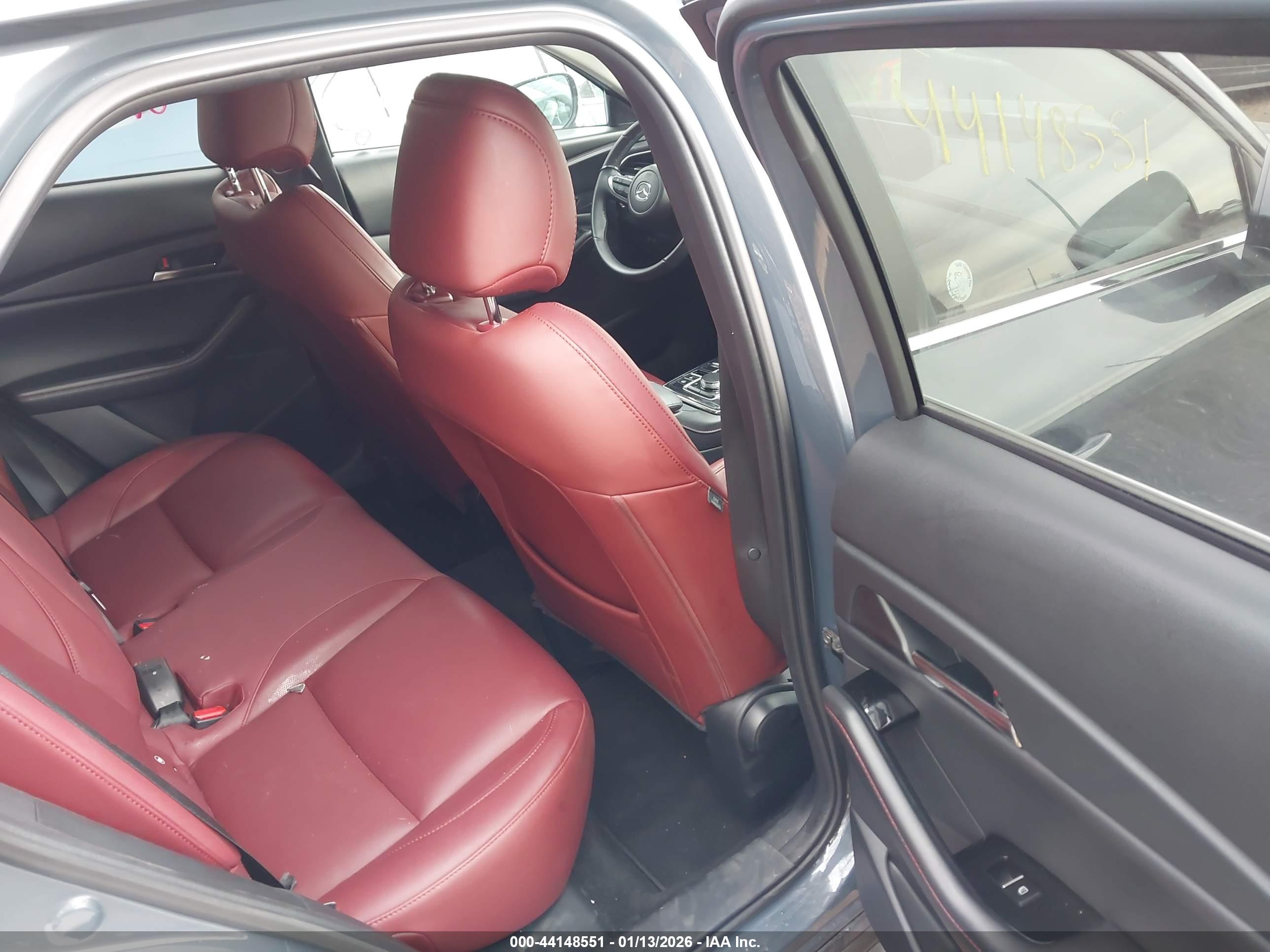 MAZDA CX-30 image 8