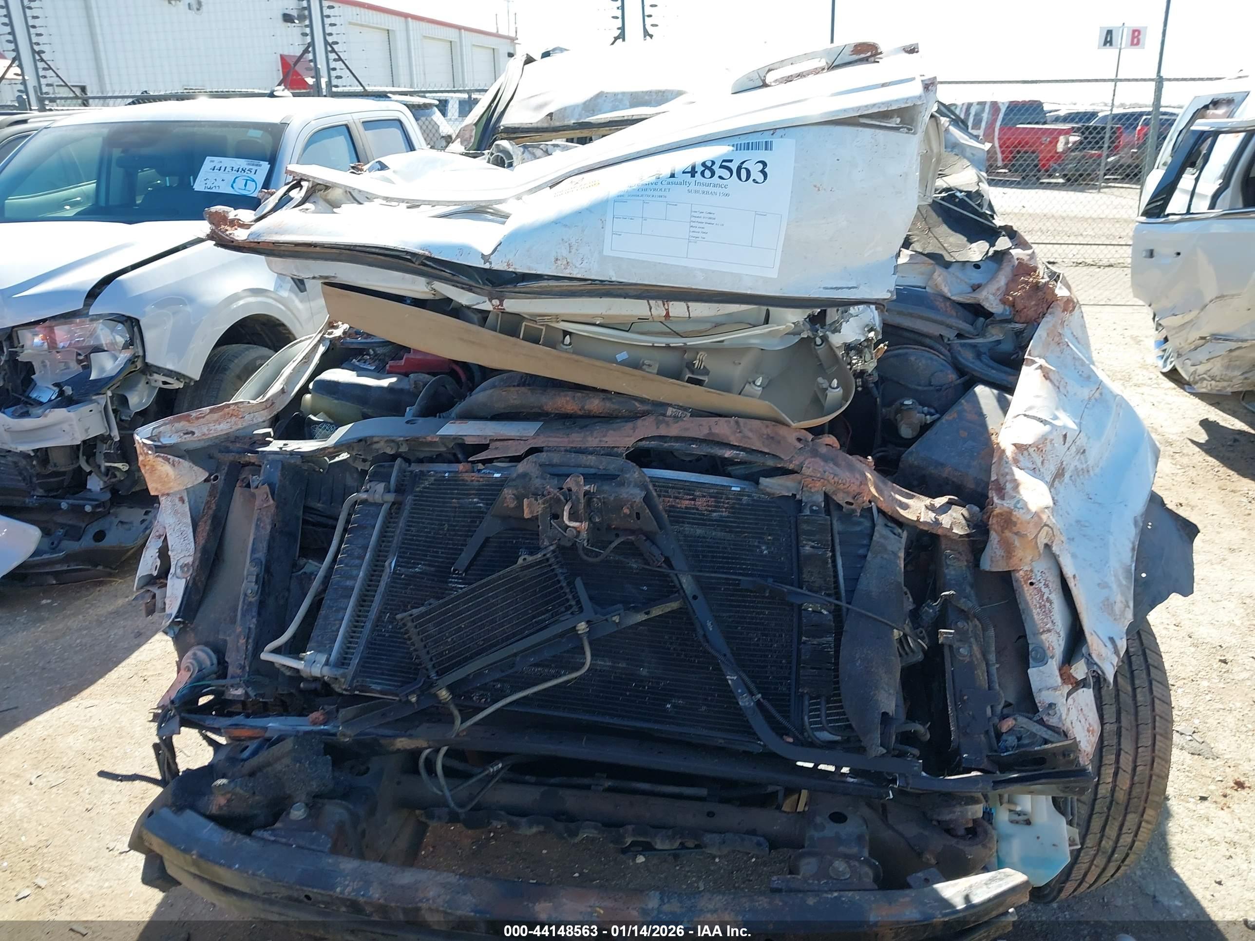 CHEVROLET SUBURBAN image 6