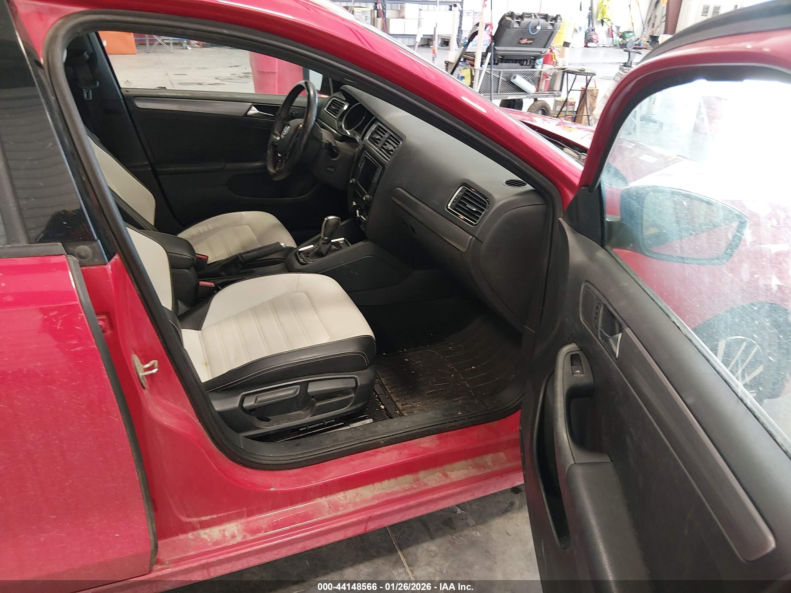 VOLKSWAGEN JETTA image 5