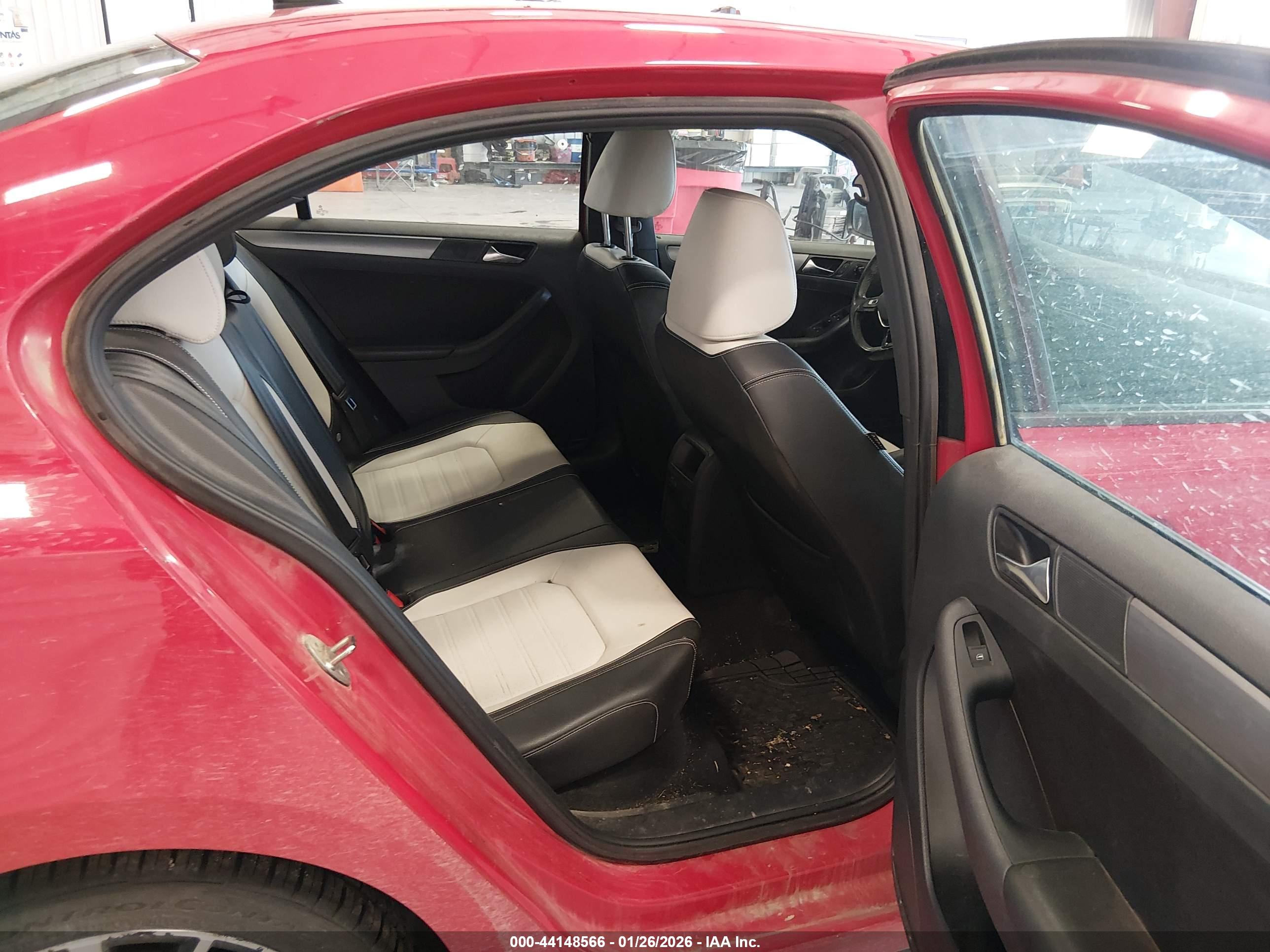 VOLKSWAGEN JETTA image 8