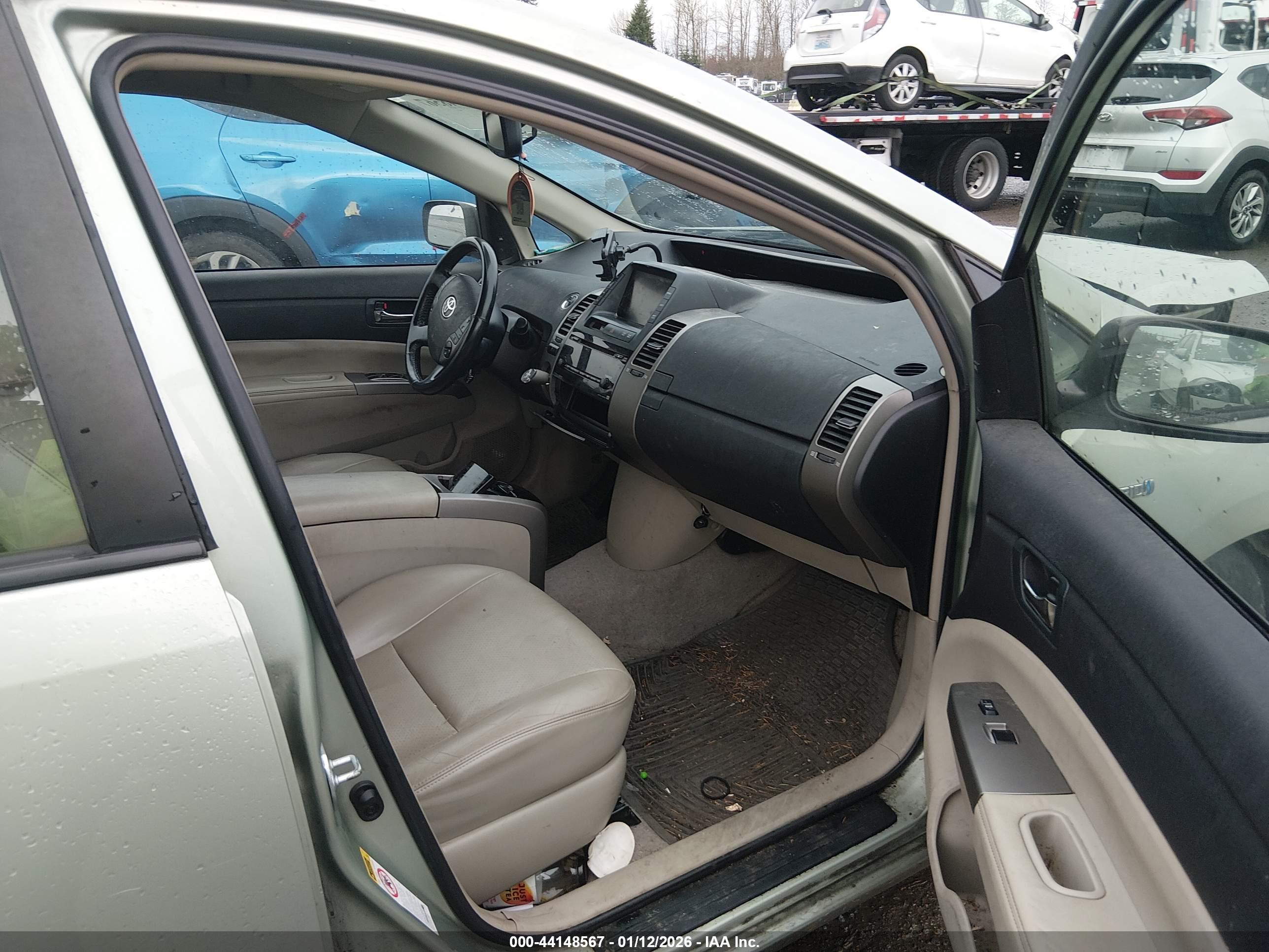 TOYOTA PRIUS image 5