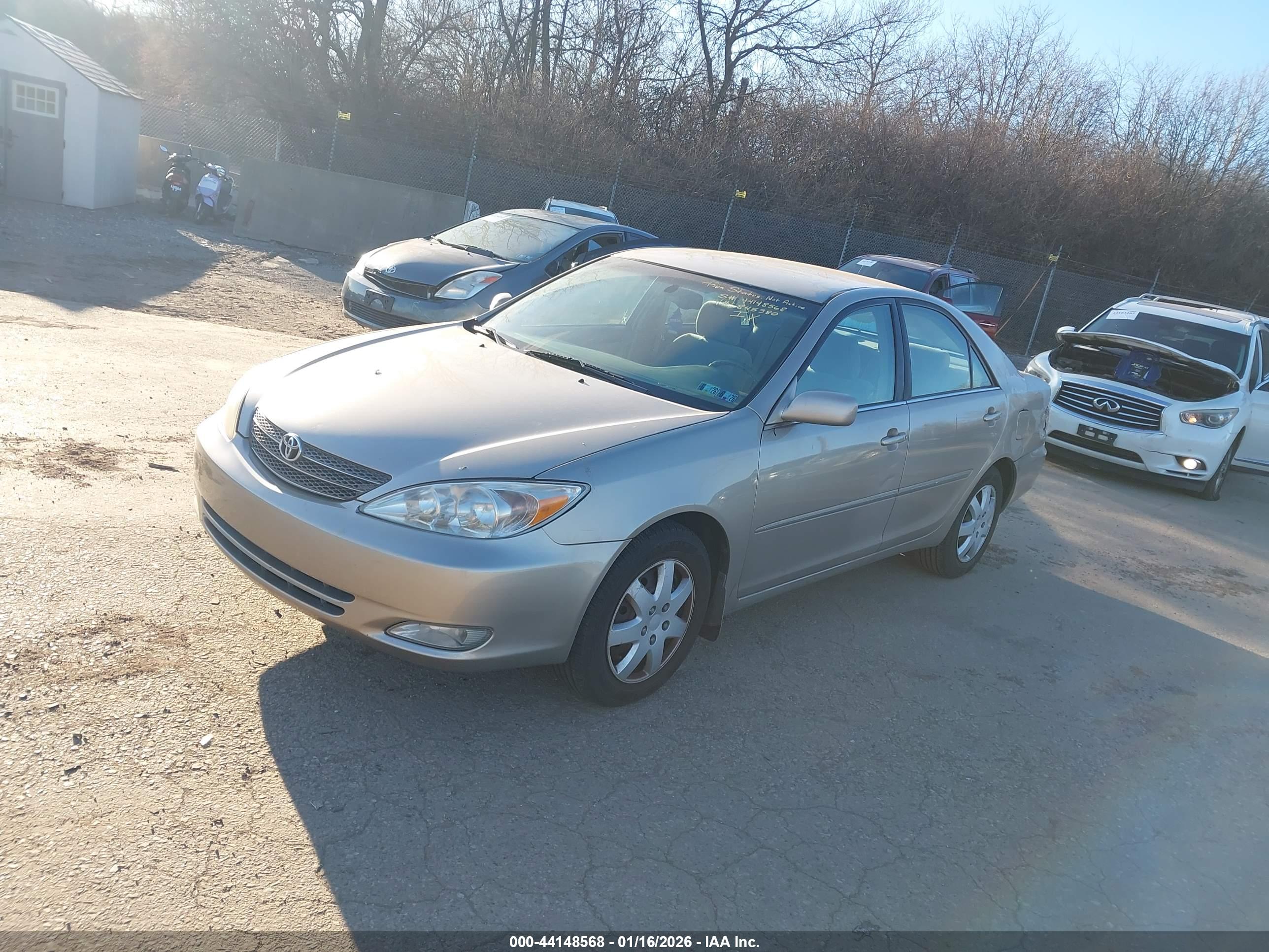 TOYOTA CAMRY image 2