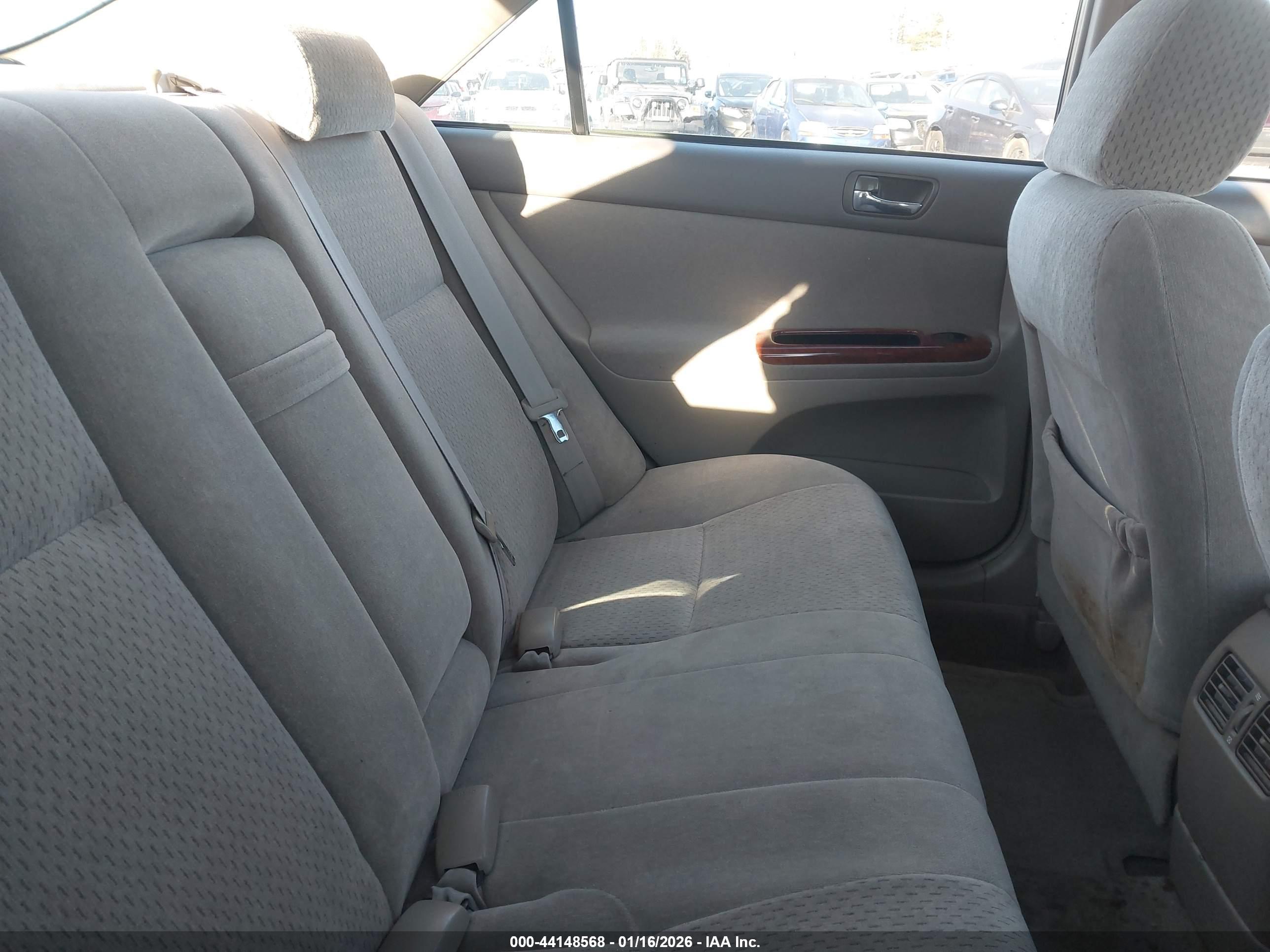 TOYOTA CAMRY image 8
