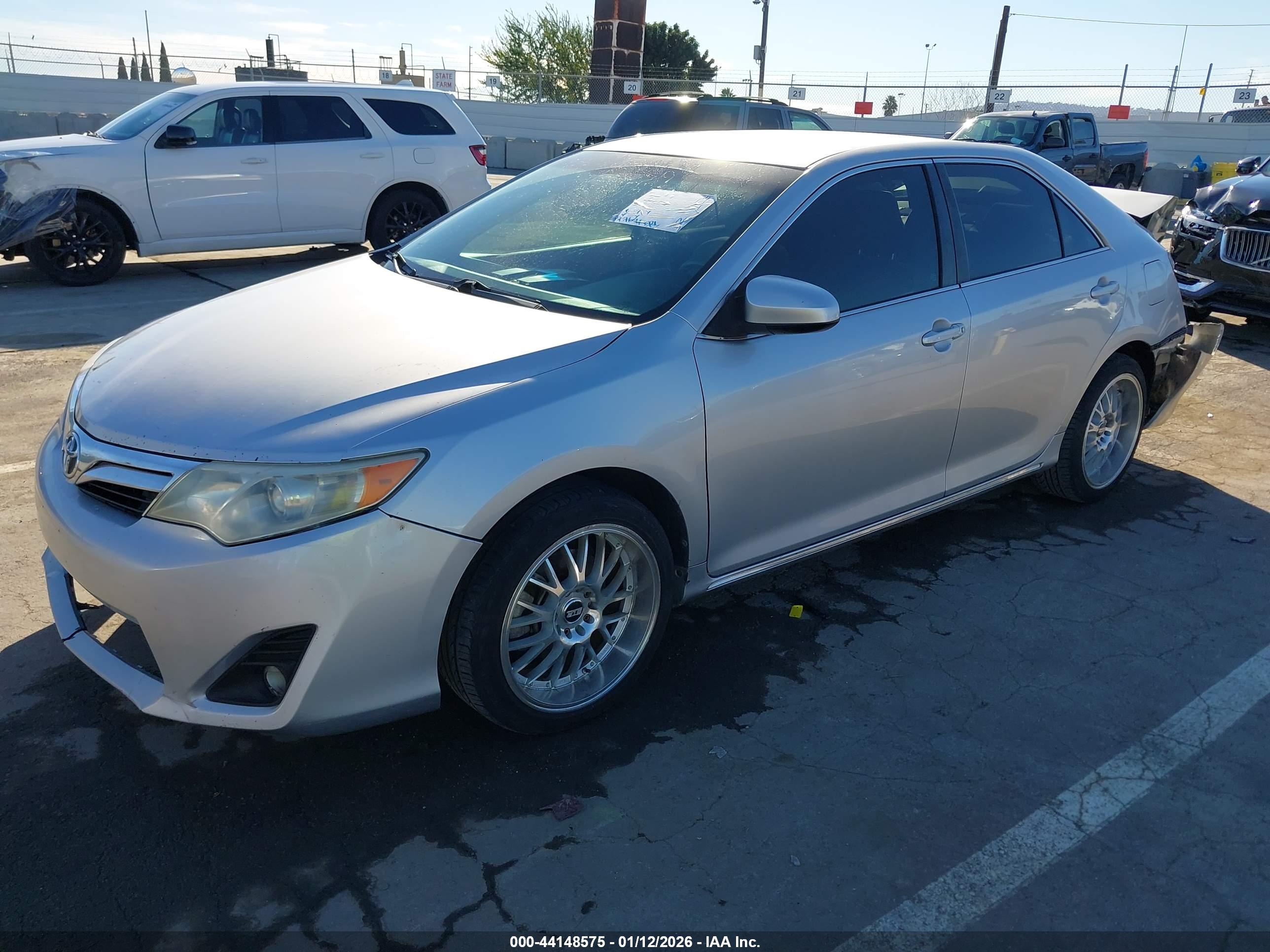 TOYOTA CAMRY image 2