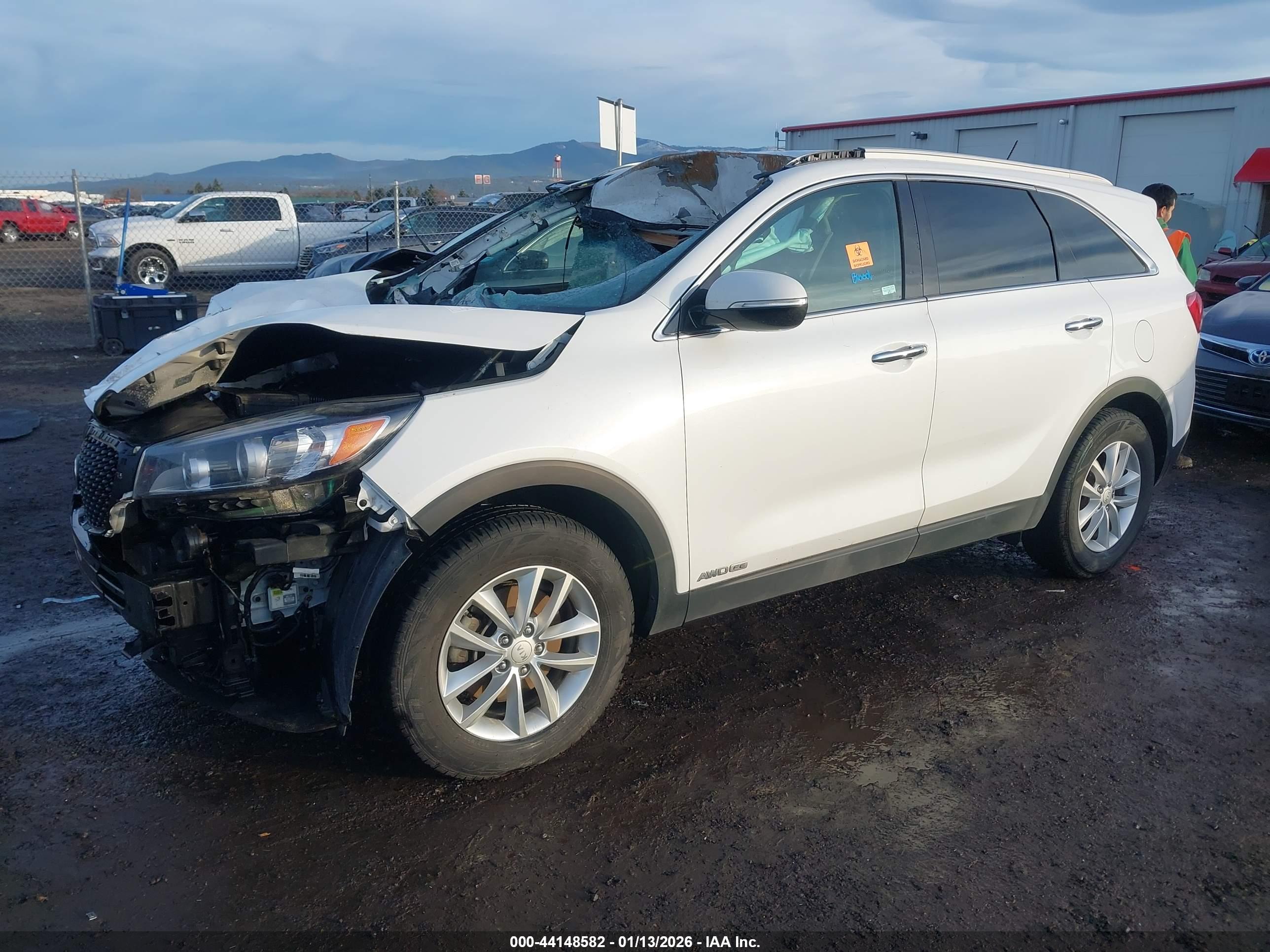 KIA SORENTO image 2