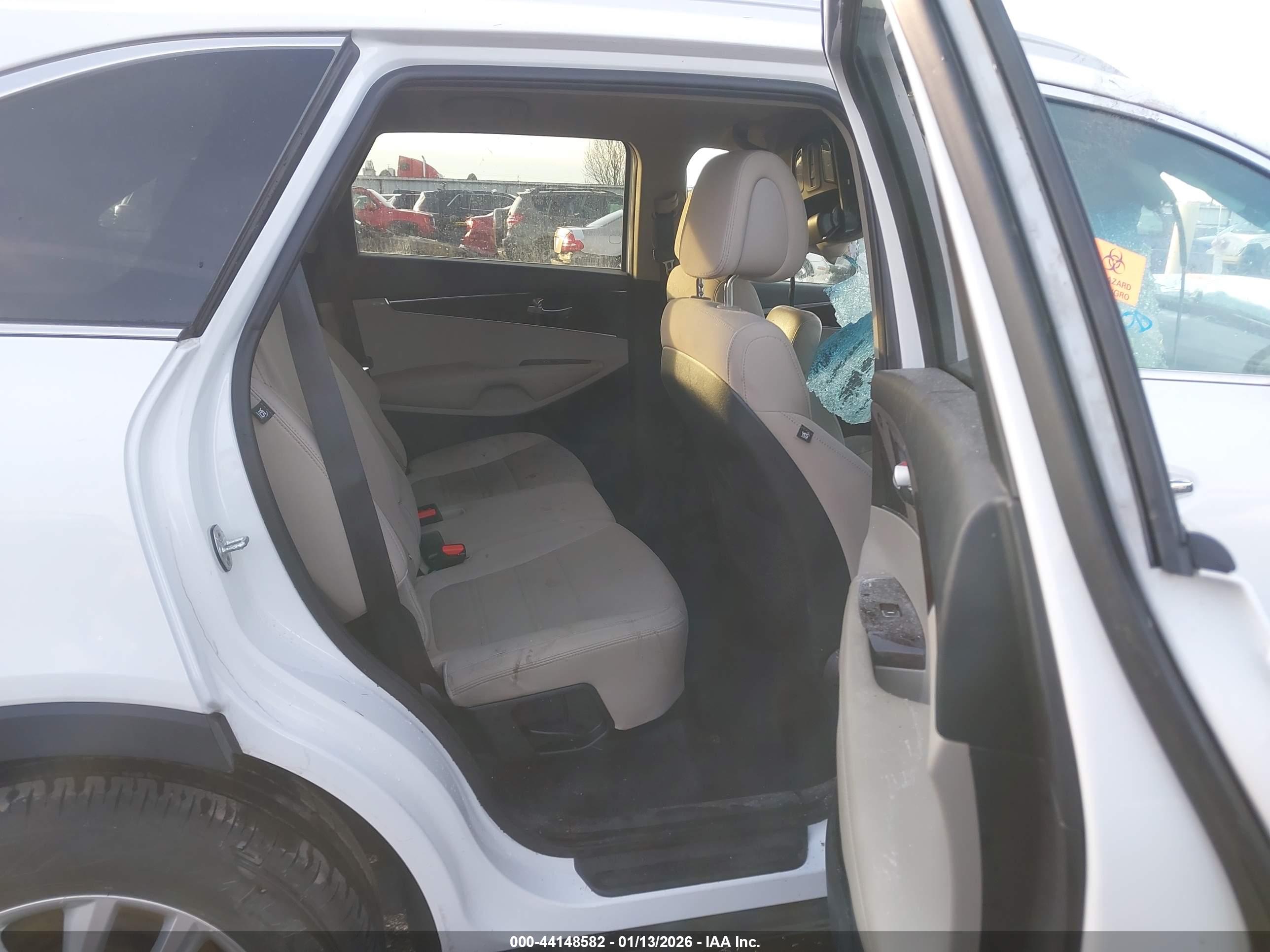 KIA SORENTO image 8