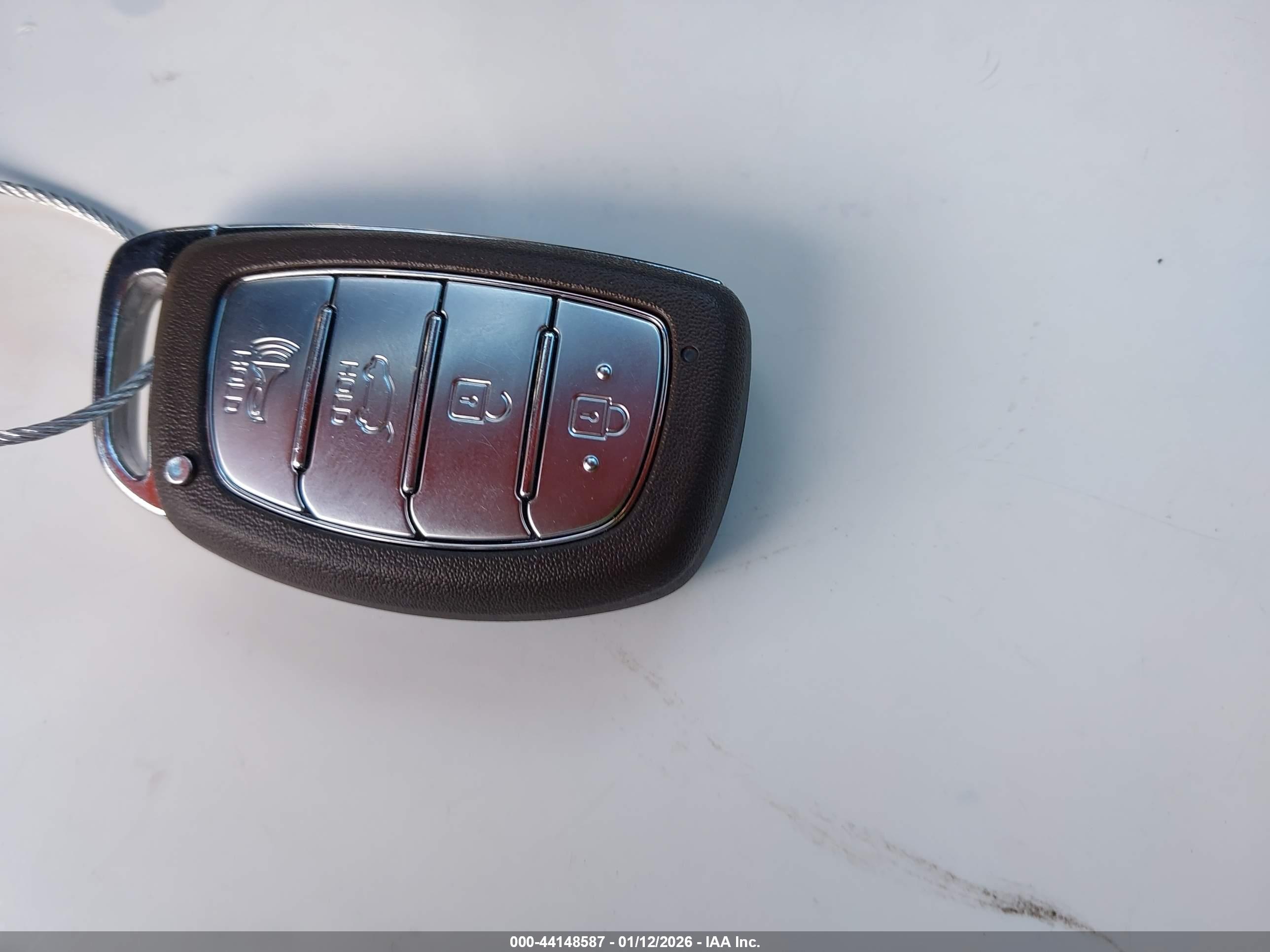 HYUNDAI TUCSON image 11