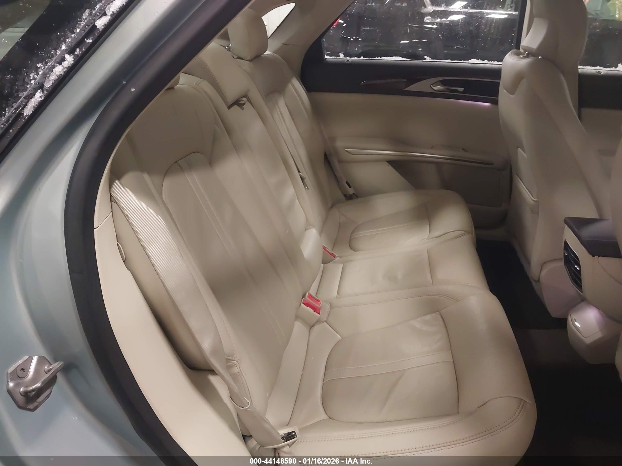 LINCOLN MKZ image 8