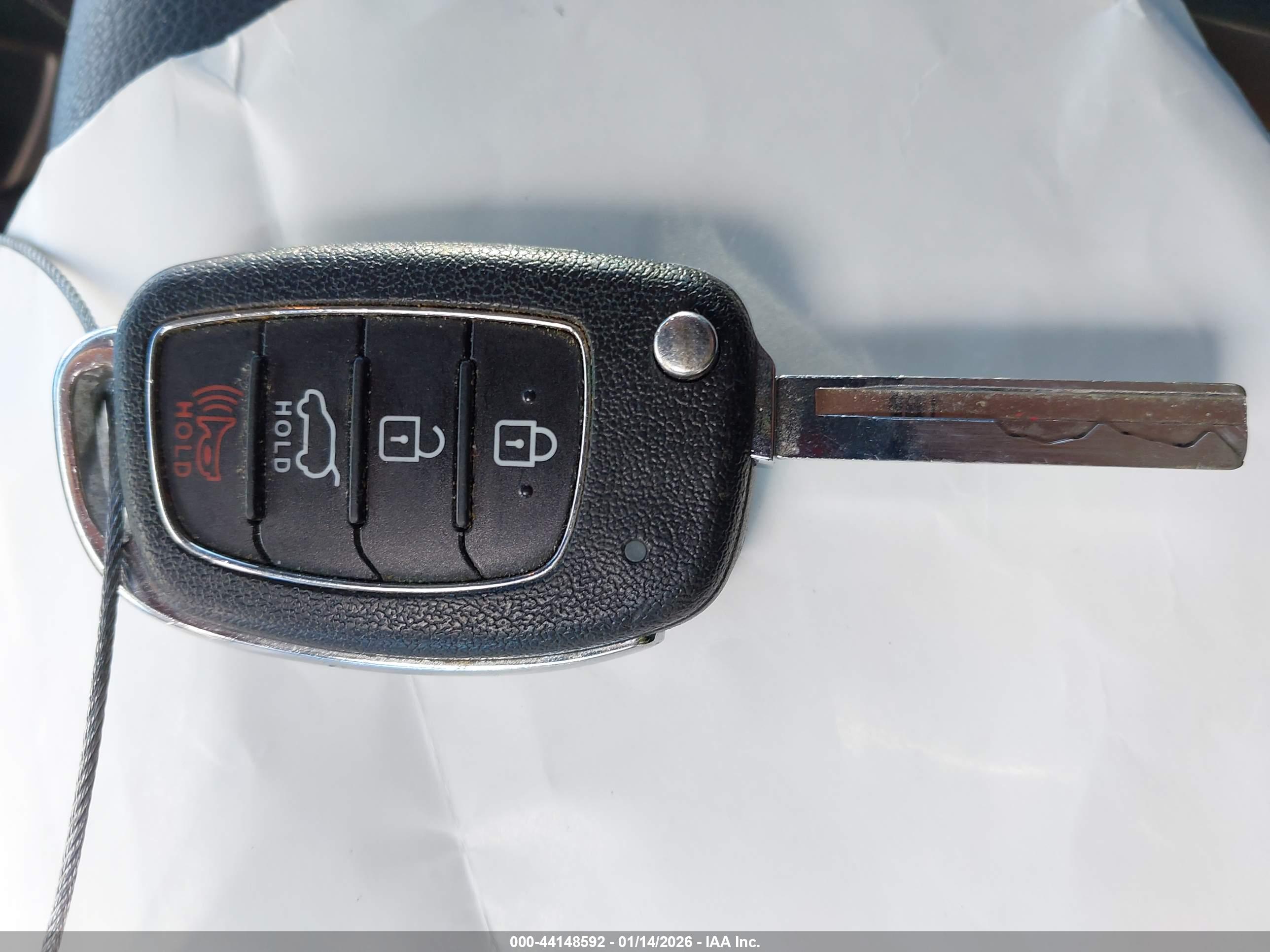 HYUNDAI SANTA image 11