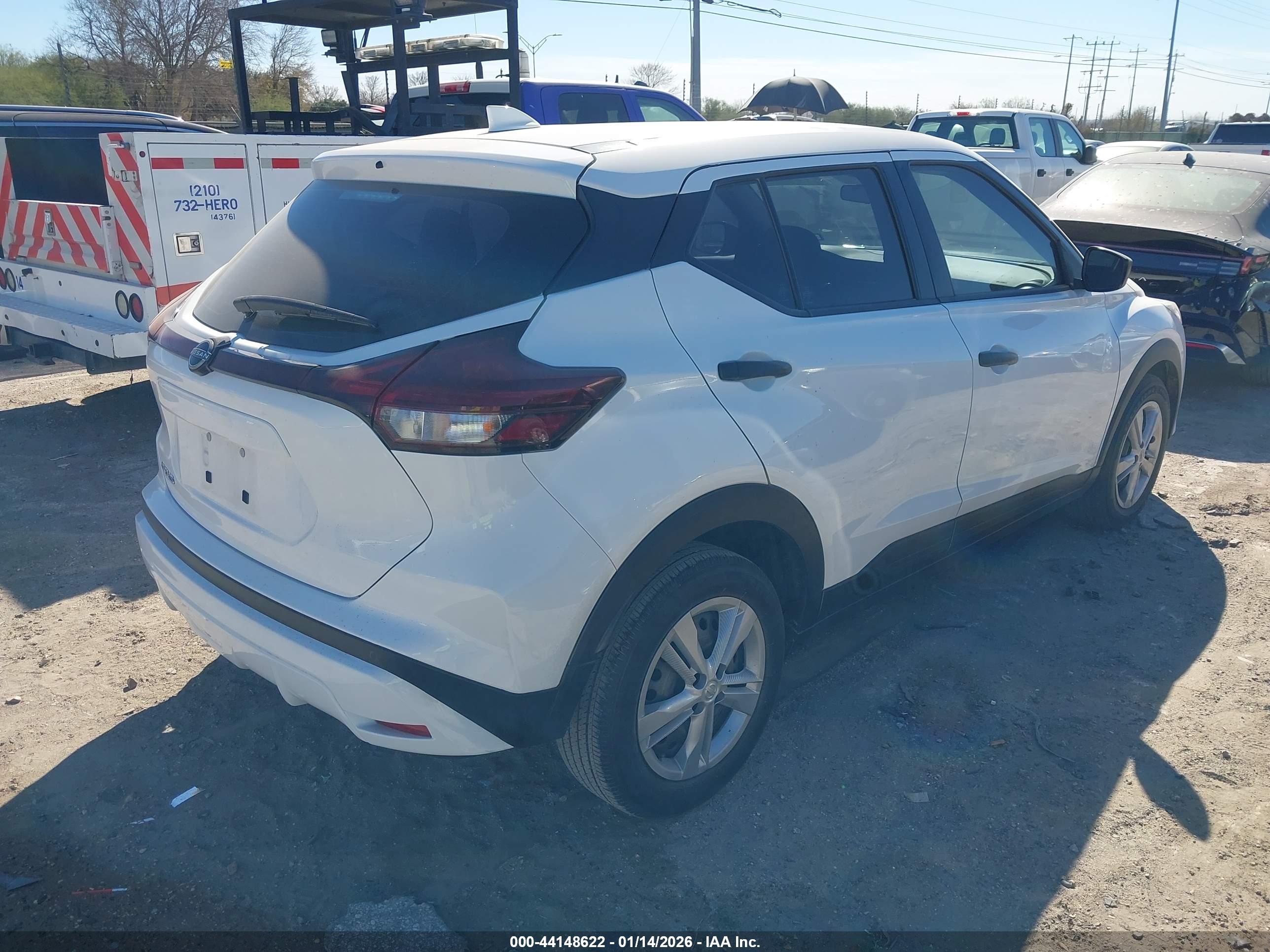 NISSAN KICKS image 4