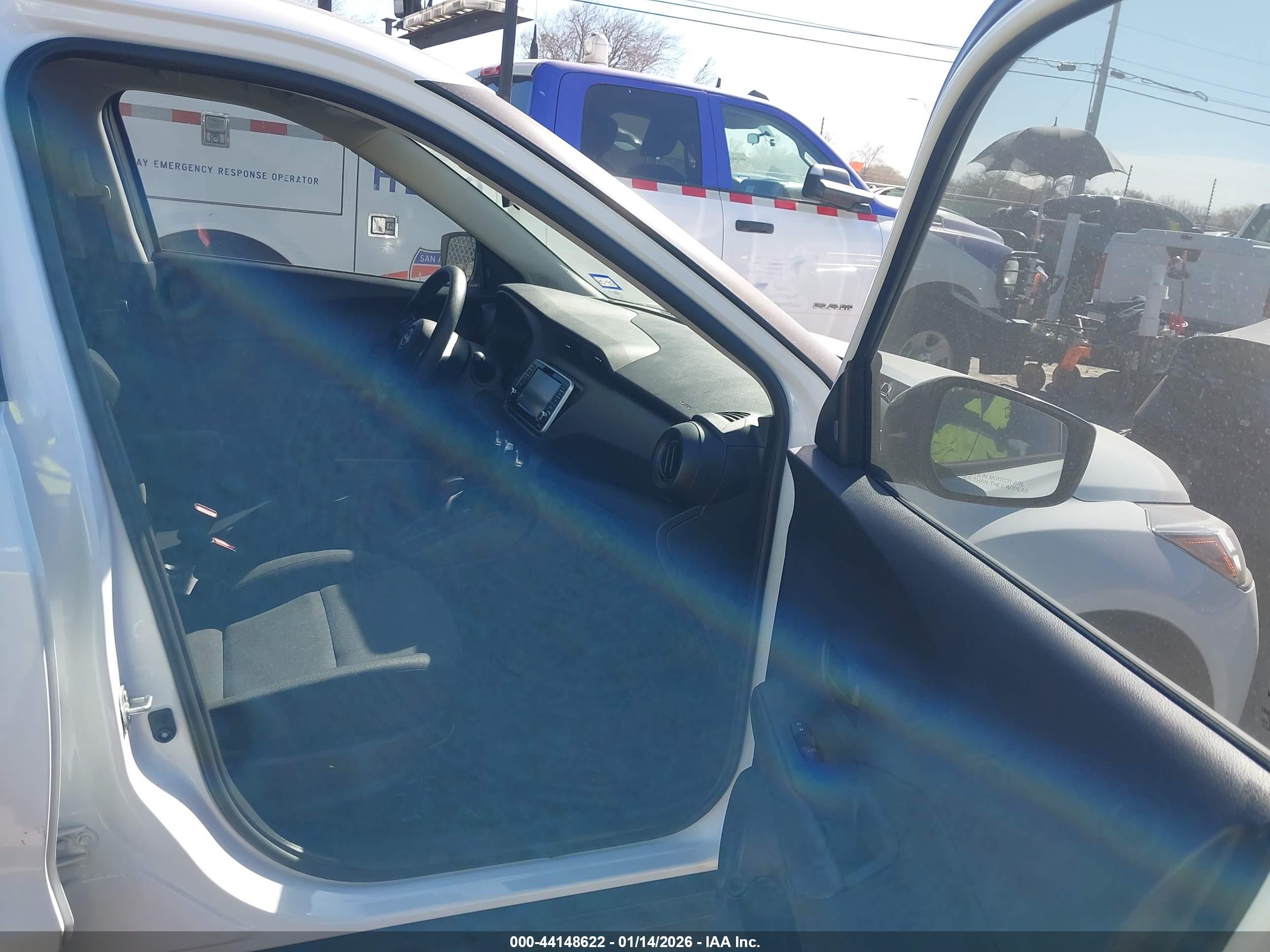 NISSAN KICKS image 5